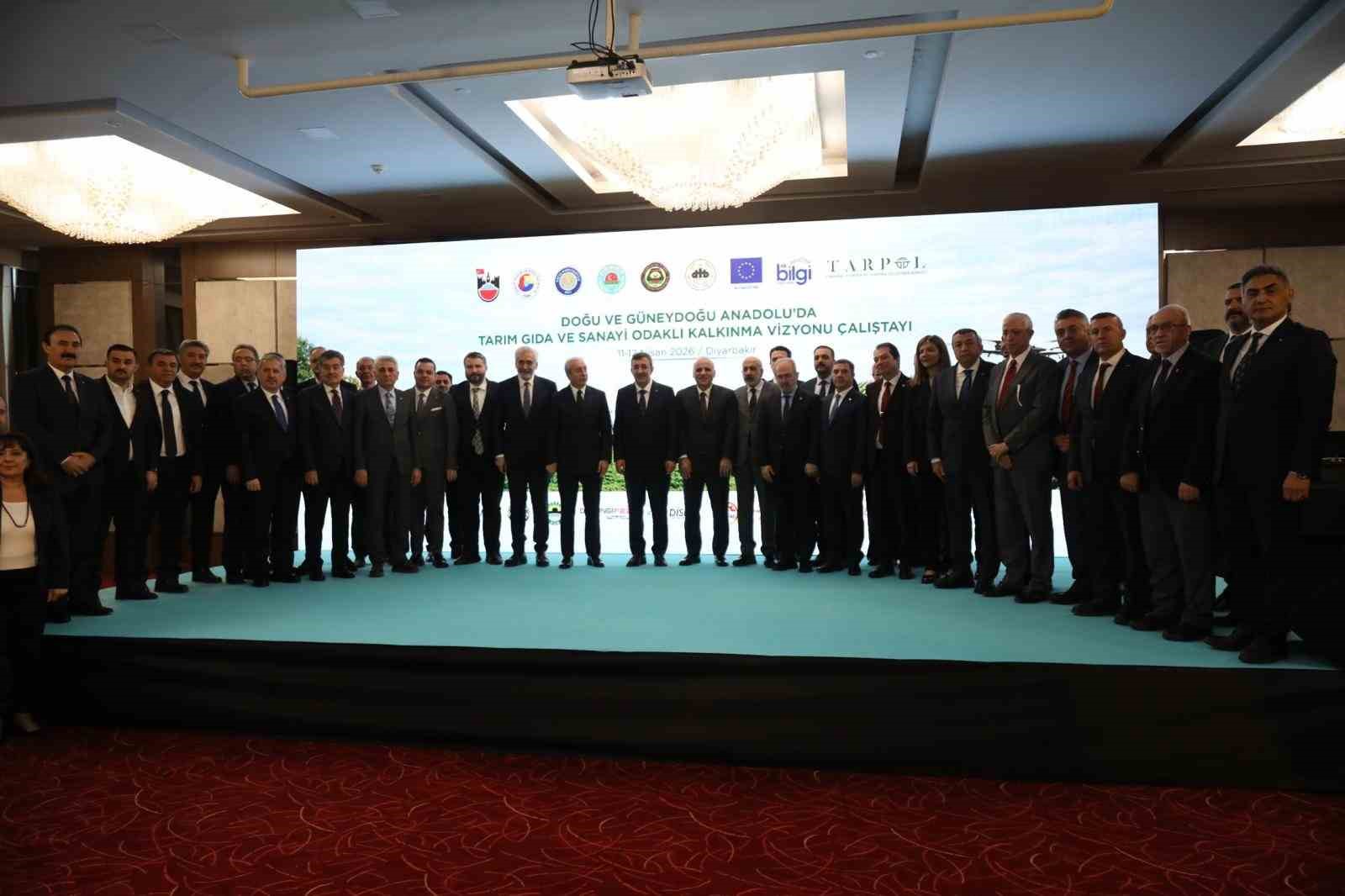 Diyarbakır’da Doğu ve Güneydoğu Anadolu’da Tarım Gıda ve Sanayi Odaklı Kalkınma Vizyonu Çalıştayı düzenlendi
