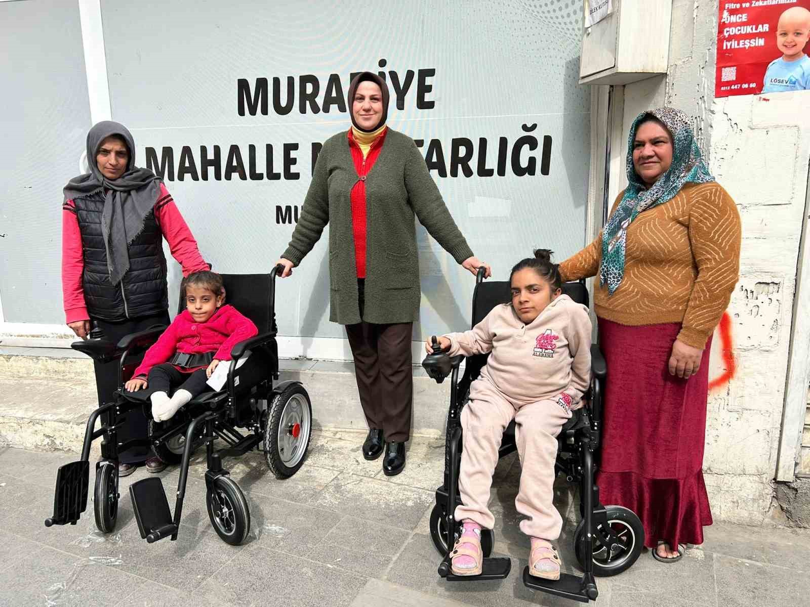 Diyarbakır’da engelli kızlara akülü sandalye desteği

