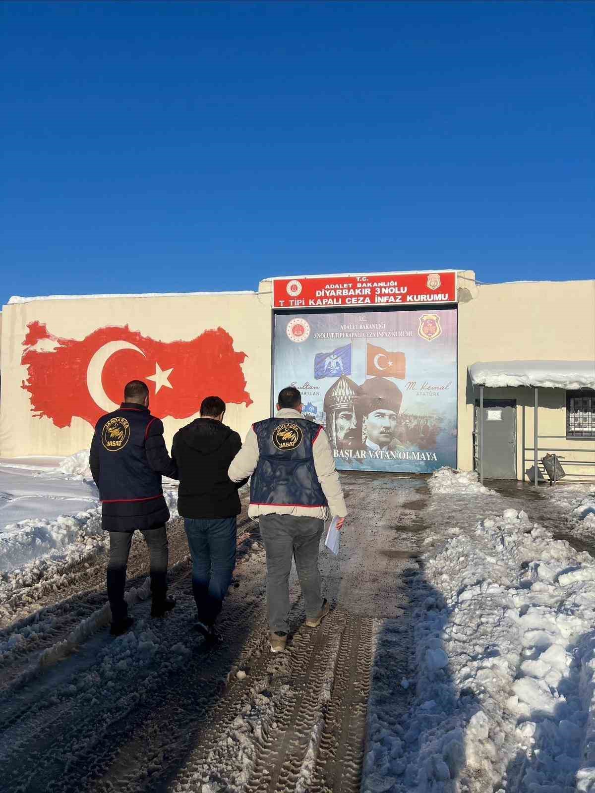 Diyarbakır’da haklarında kesinleşmiş hapis cezası bulunan 101 kişi yakalandı
