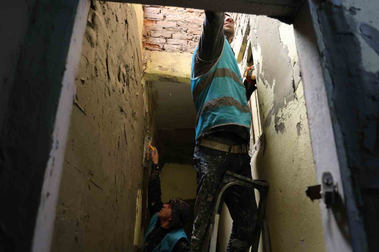 Diyarbakır’da ihtiyaç sahibi vatandaşın evi ‘denetimli serbestlik hükümlülerince’ onarıma alındı
