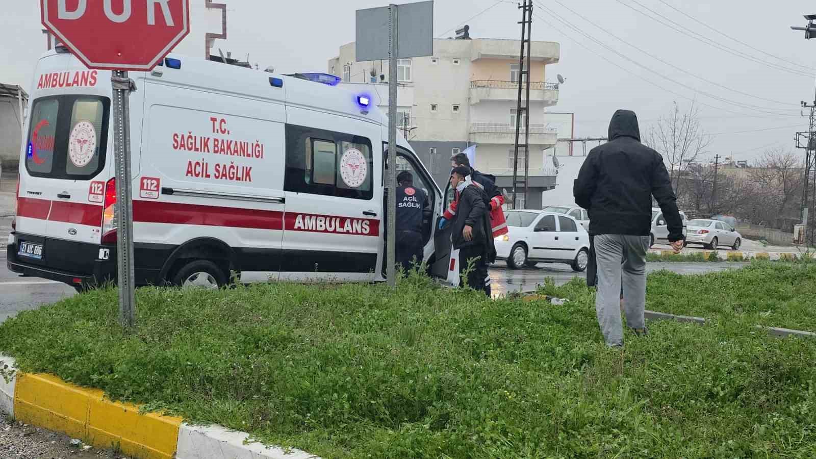Diyarbakır’da iki araç çarpıştı: 4 yaralı
