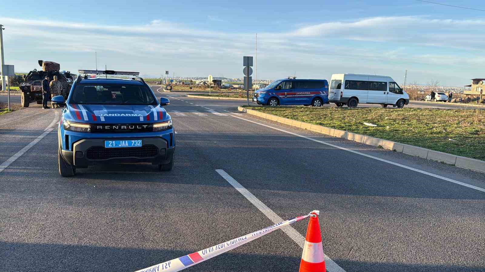 Diyarbakır’da işçi minibüsü duvara çarptı: 12 yaralı
