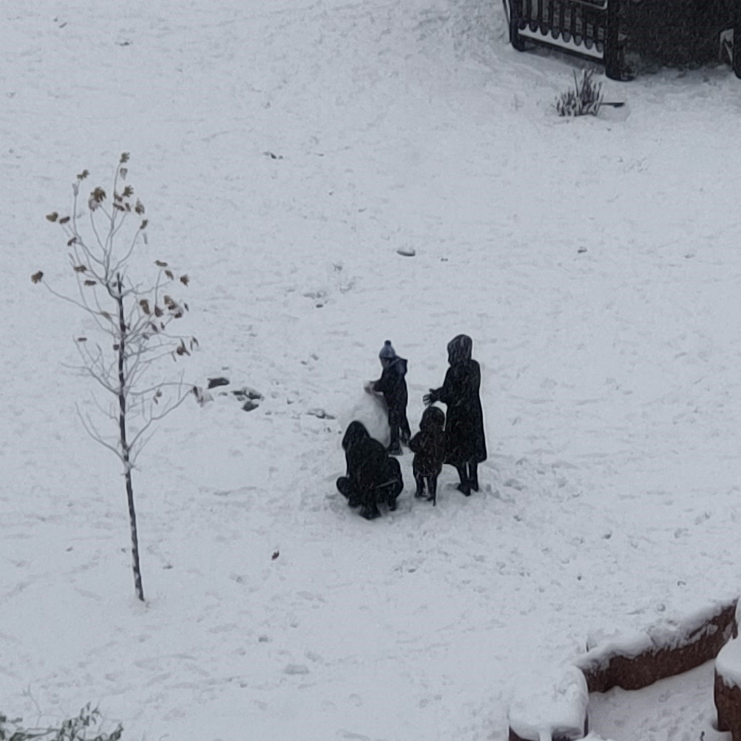 Diyarbakır’da kar sevinci: Çocuklar sokaklara koştu
