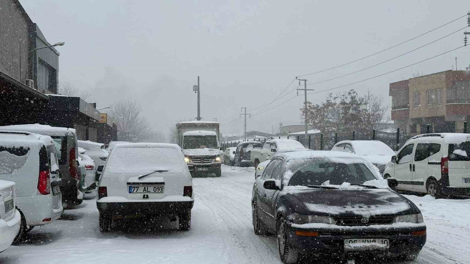 Diyarbakır’da kar yağışı başladı
