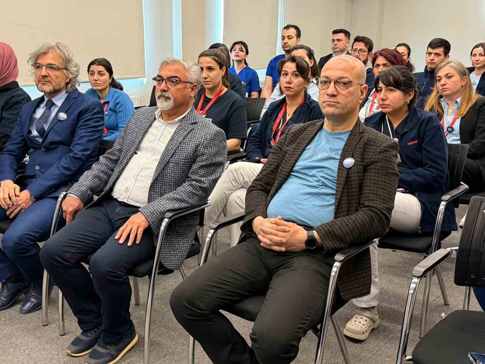 Diyarbakır’da kolon kanserine dikkat çekmek için sunumlar gerçekleştirildi
