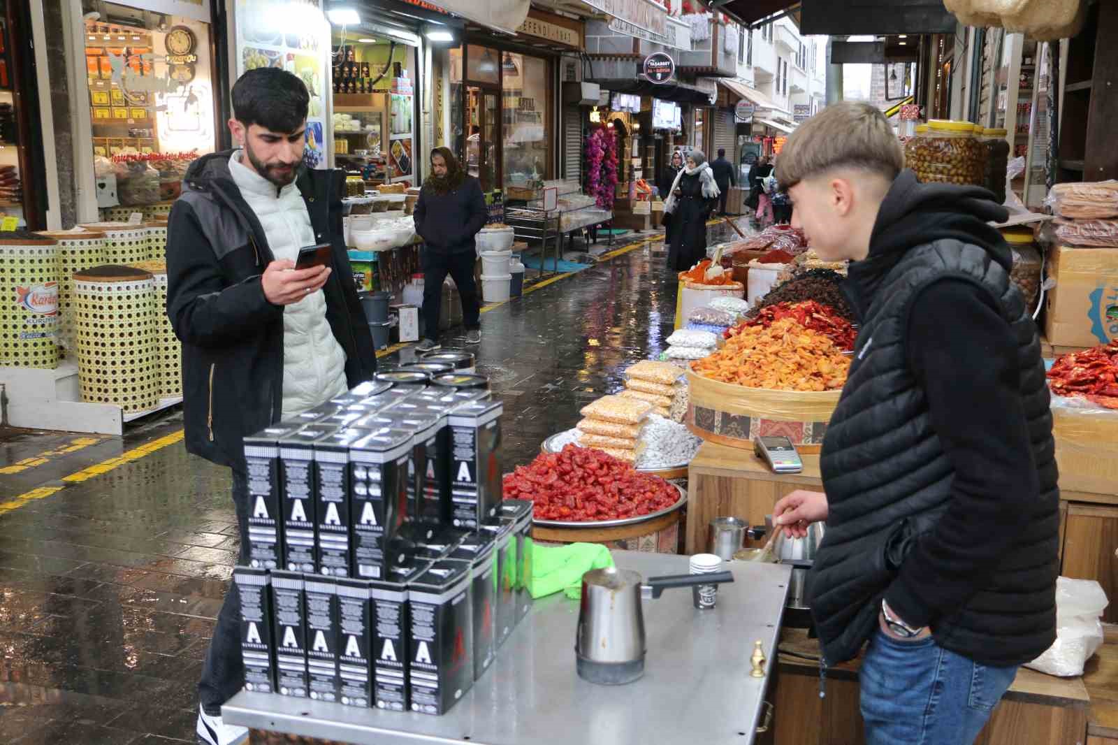 Diyarbakır’da ’Kürt kahvesine’ yoğun ilgi
