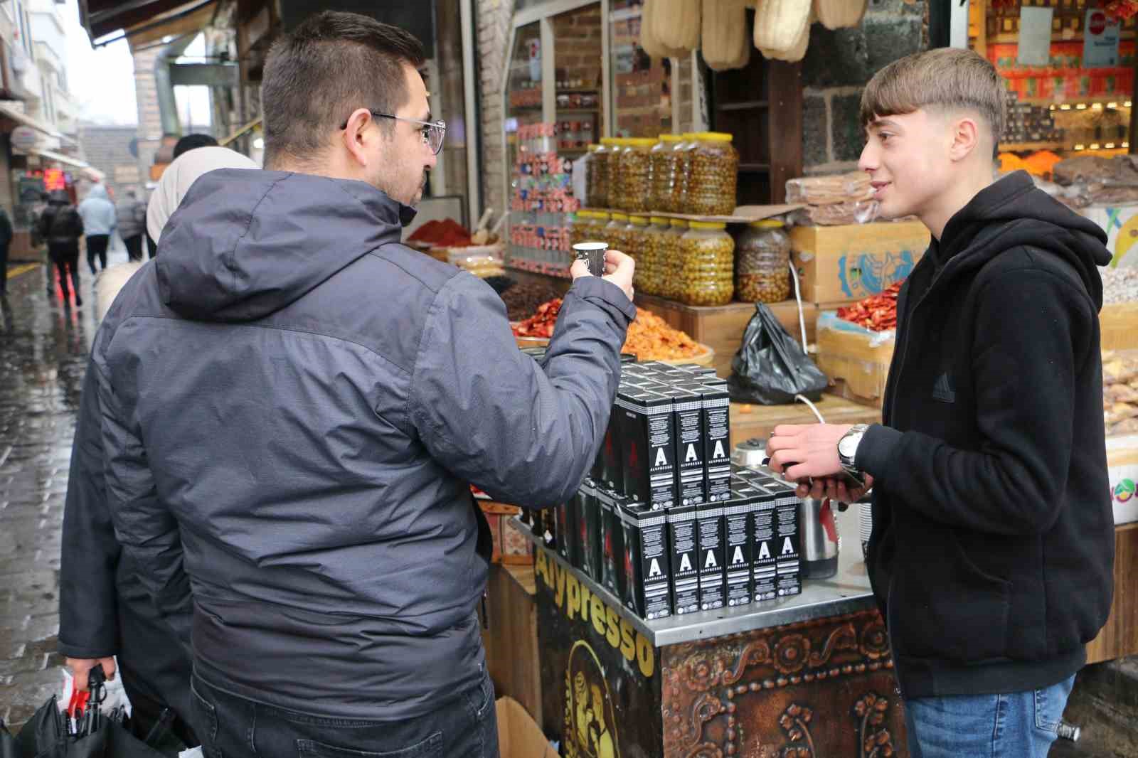 Diyarbakır’da ’Kürt kahvesine’ yoğun ilgi
