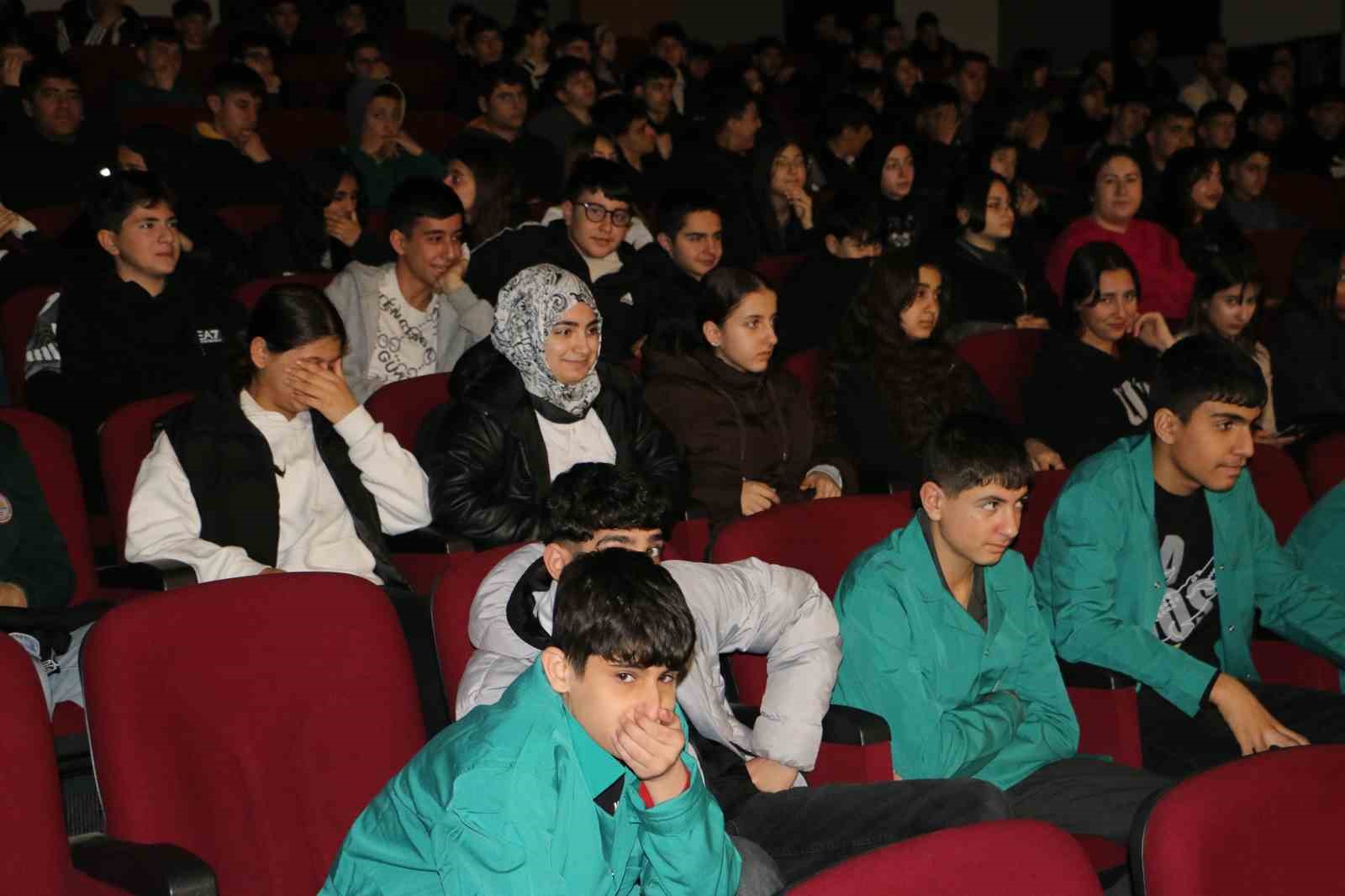 Diyarbakır’da mesleki ve teknik eğitimde girişimcilik semineri
