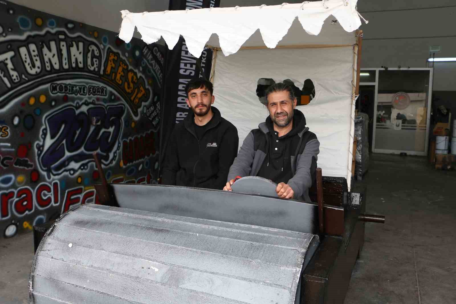 Diyarbakır’da modifiye tutkunlarının "Taş Devri" aracına yoğun ilgi
