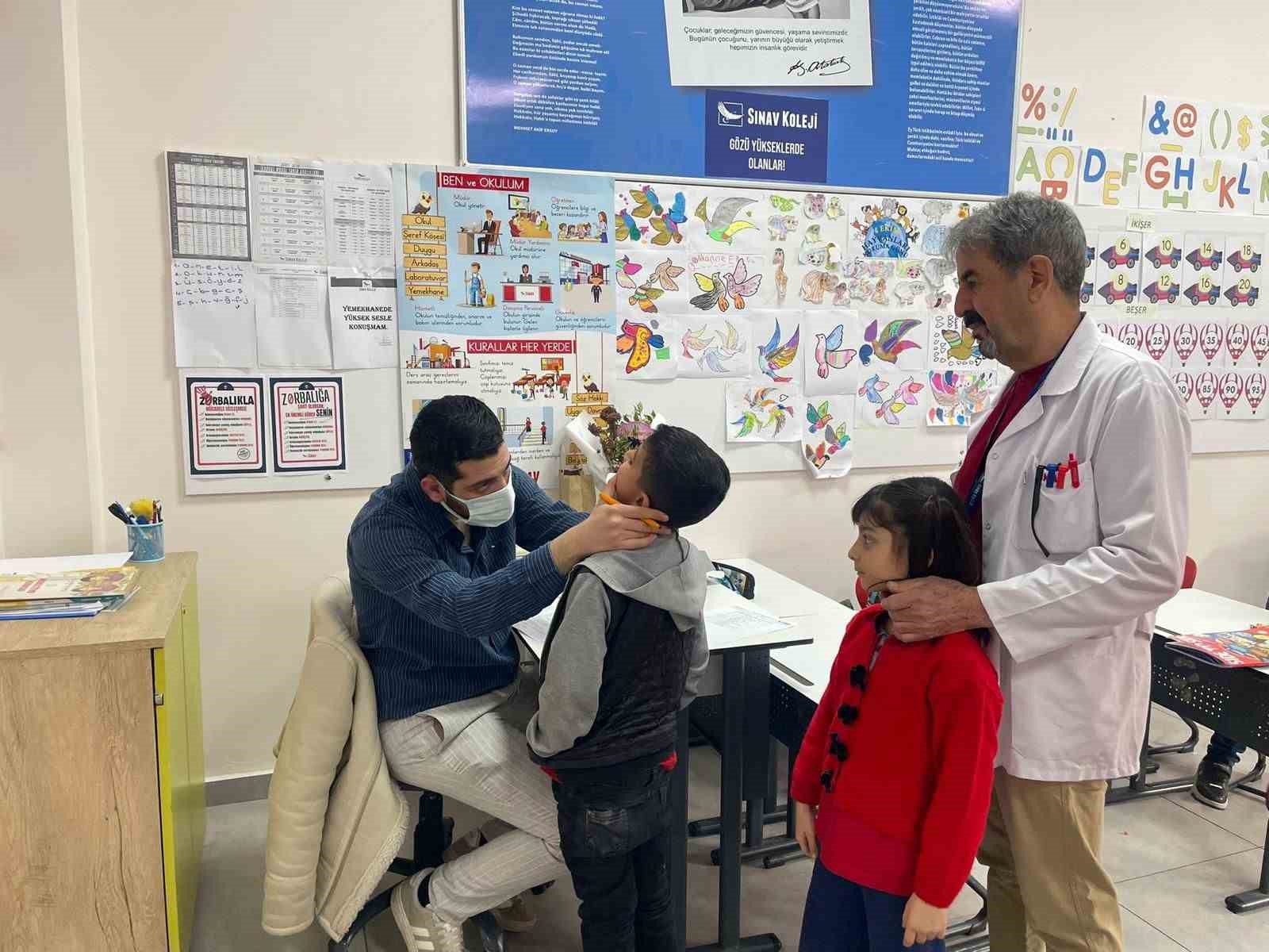 Diyarbakır’da öğrencilere ağız ve diş sağlığı taraması: 3 ayda 4 bin 456 öğrenciye ulaşıldı
