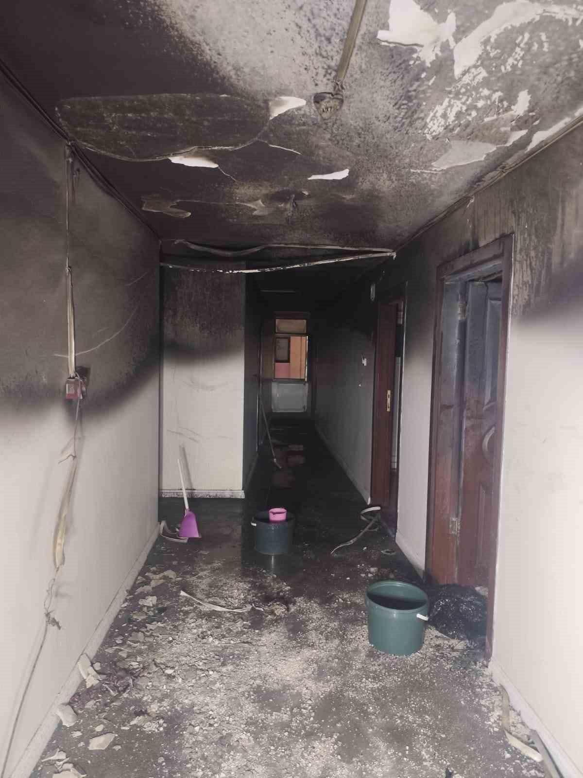 Diyarbakır’da otelde korkutan yangın: Dumandan etkilenen 10 kişi tahliye edildi
