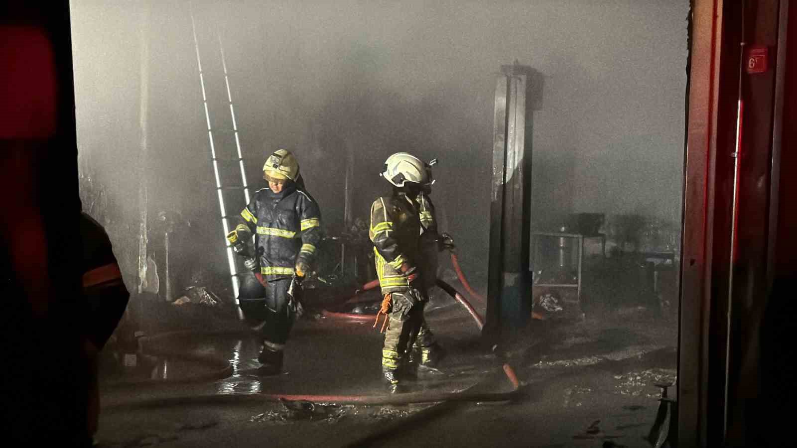 Diyarbakır’da oto tamir dükkanında yangın
