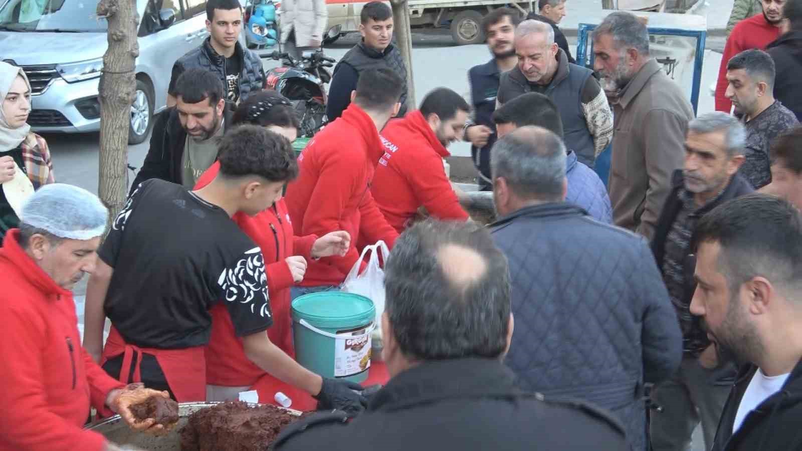 Diyarbakır’da Ramazan klasiği: Çiğköfteye yoğun ilgi
