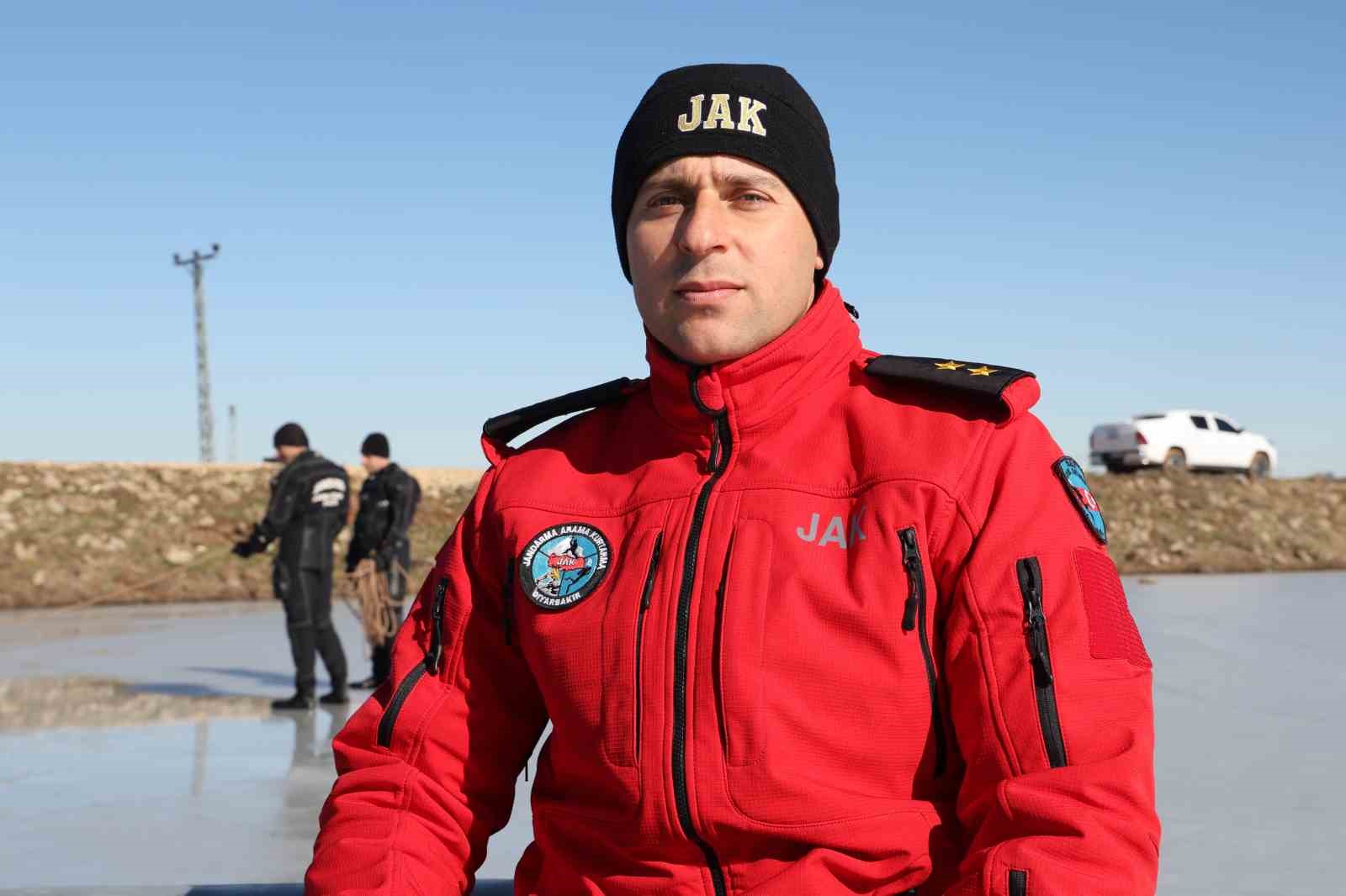 Diyarbakır’da SAK timi arama faaliyetleri esnasında delil de topluyor
