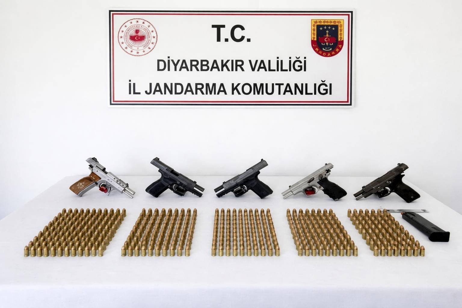 Diyarbakır’da silah kaçakçılığı operasyonu
