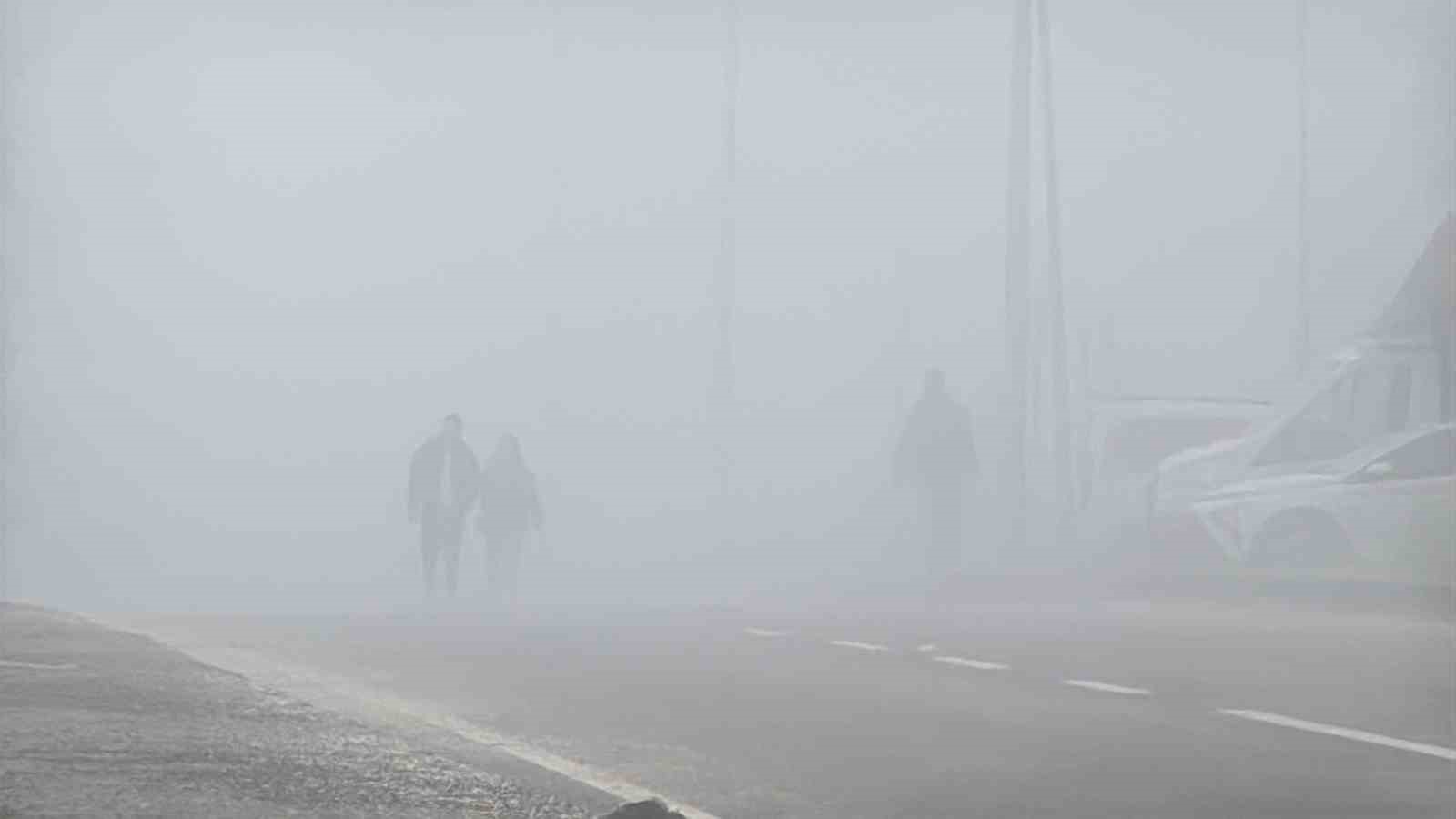 Diyarbakır’da sis görüş mesafesini 20 metreye kadar düşürdü
