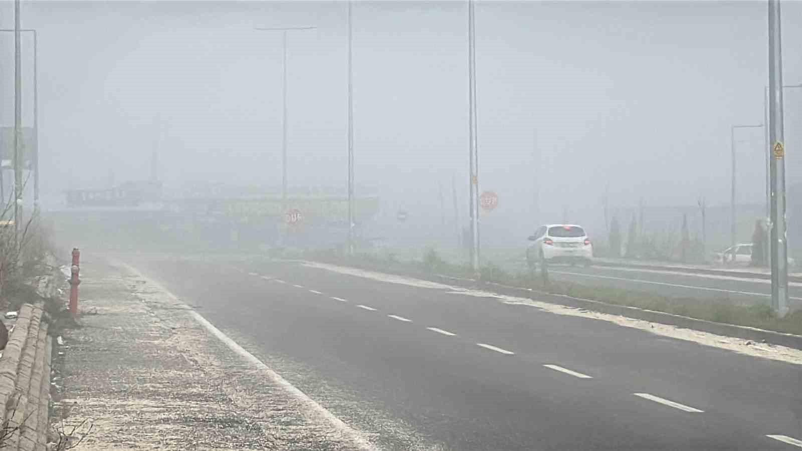 Diyarbakır’da sis görüş mesafesini 20 metreye kadar düşürdü
