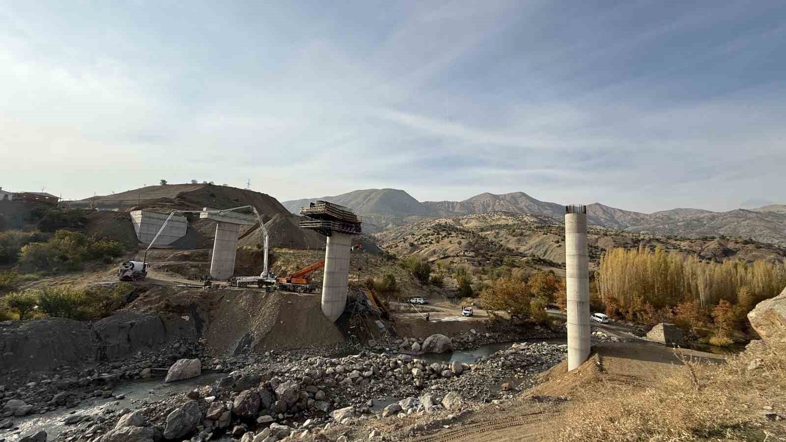 Diyarbakır’da viyadük inşaatında 4 işçinin ölümüne ilişkin bilirkişi raporu tamamlandı: Aşırı yüklenme ve yetersiz iskele bağlantısı ayrıntısı
