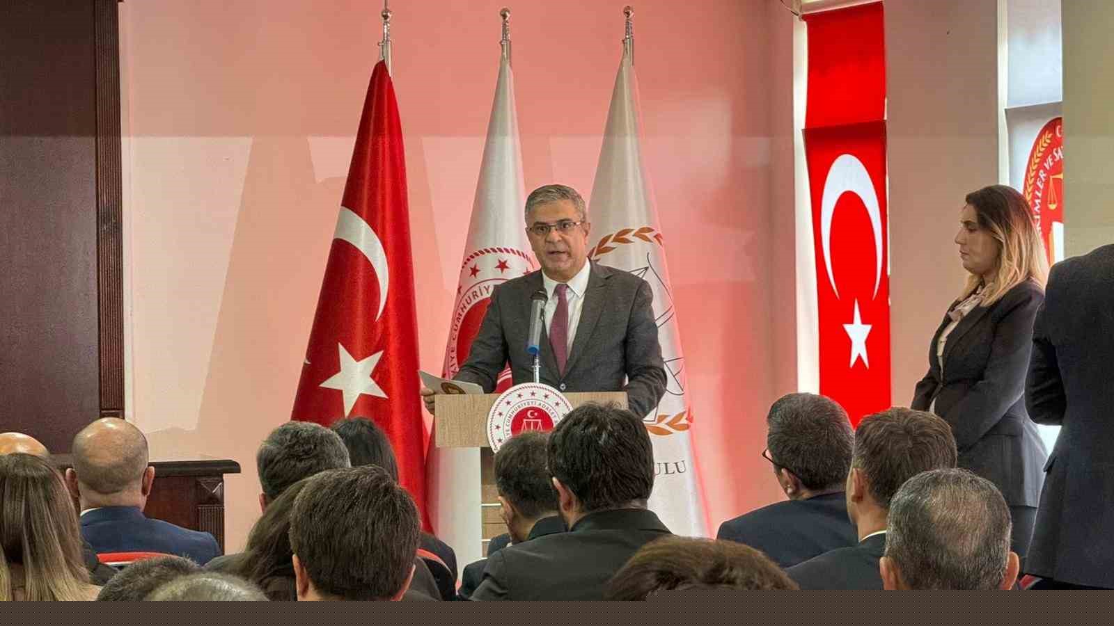 Diyarbakır’da ‘yasa dışı bahis ve sanal kumarla’ mücadelede hukuki süreç ele alındı
Diyarbakır’da ‘yasa dışı bahis ve sanal kumarla’ mücadelede hukuki süreç ele alındı