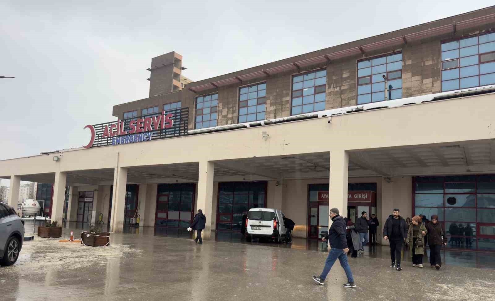 Diyarbakır’da yol verme kavgası: 2 yaralı
