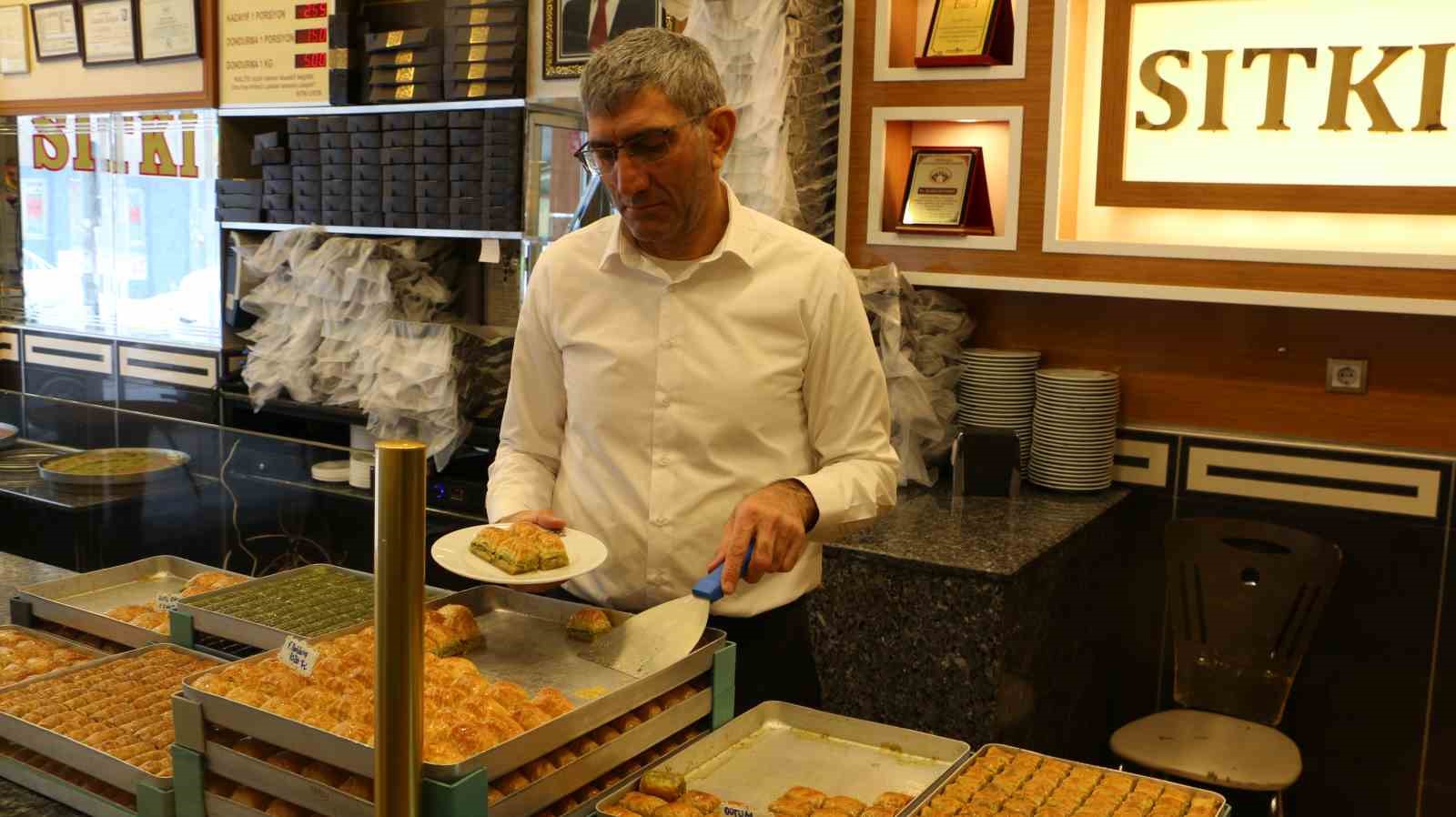Diyarbakır’ın en ünlü tatlıcısı, bir yıl da 40 tona yakın tatlı sattı
