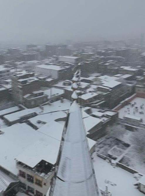 Diyarbakır’ın tarihi mekanları beyaz örtü ile kaplandı
