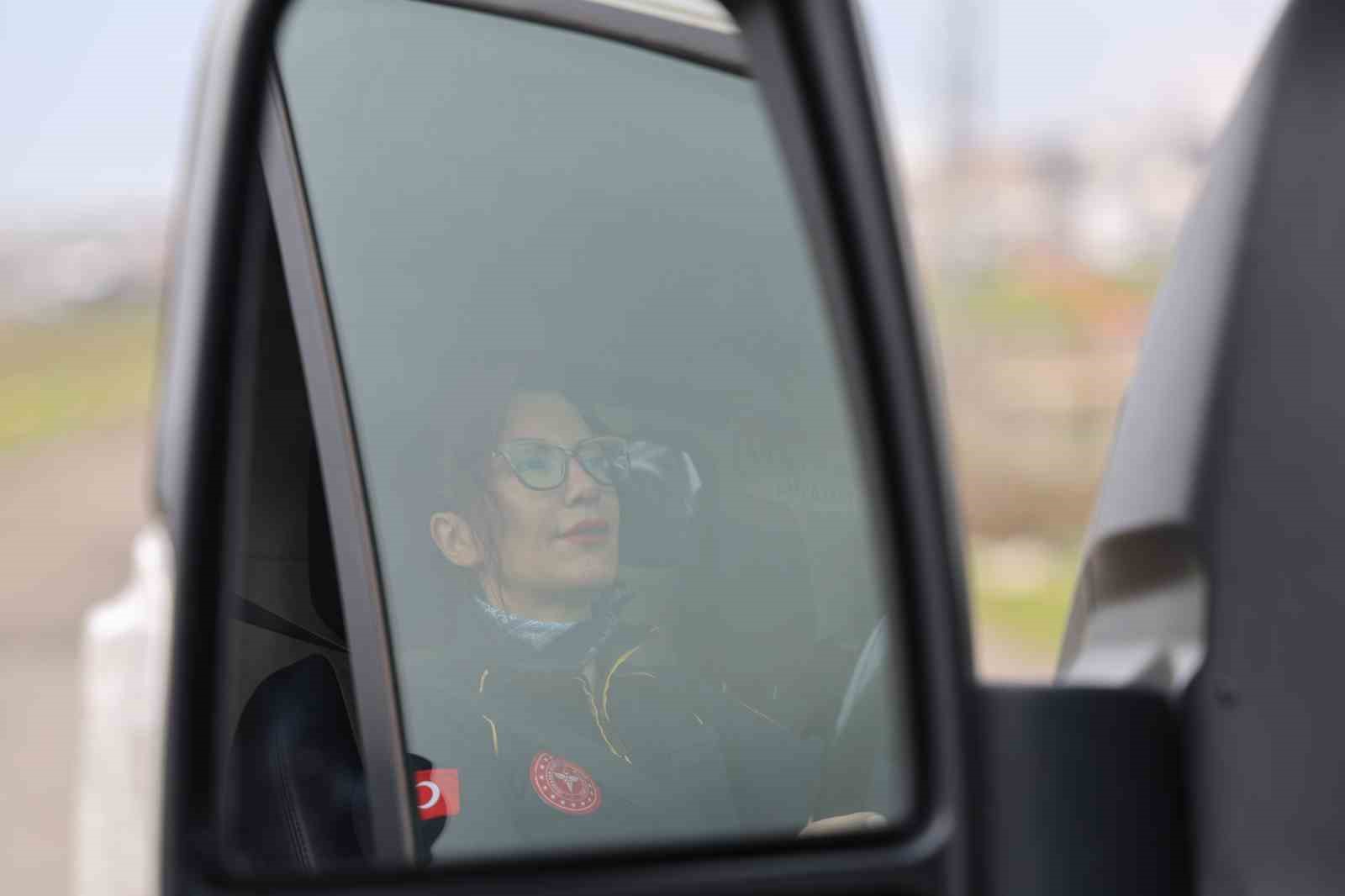 Diyarbakır’ın tek kadın ambulans şoförü 5 yıldır hayat kurtarmak için zamanla yarışıyor
