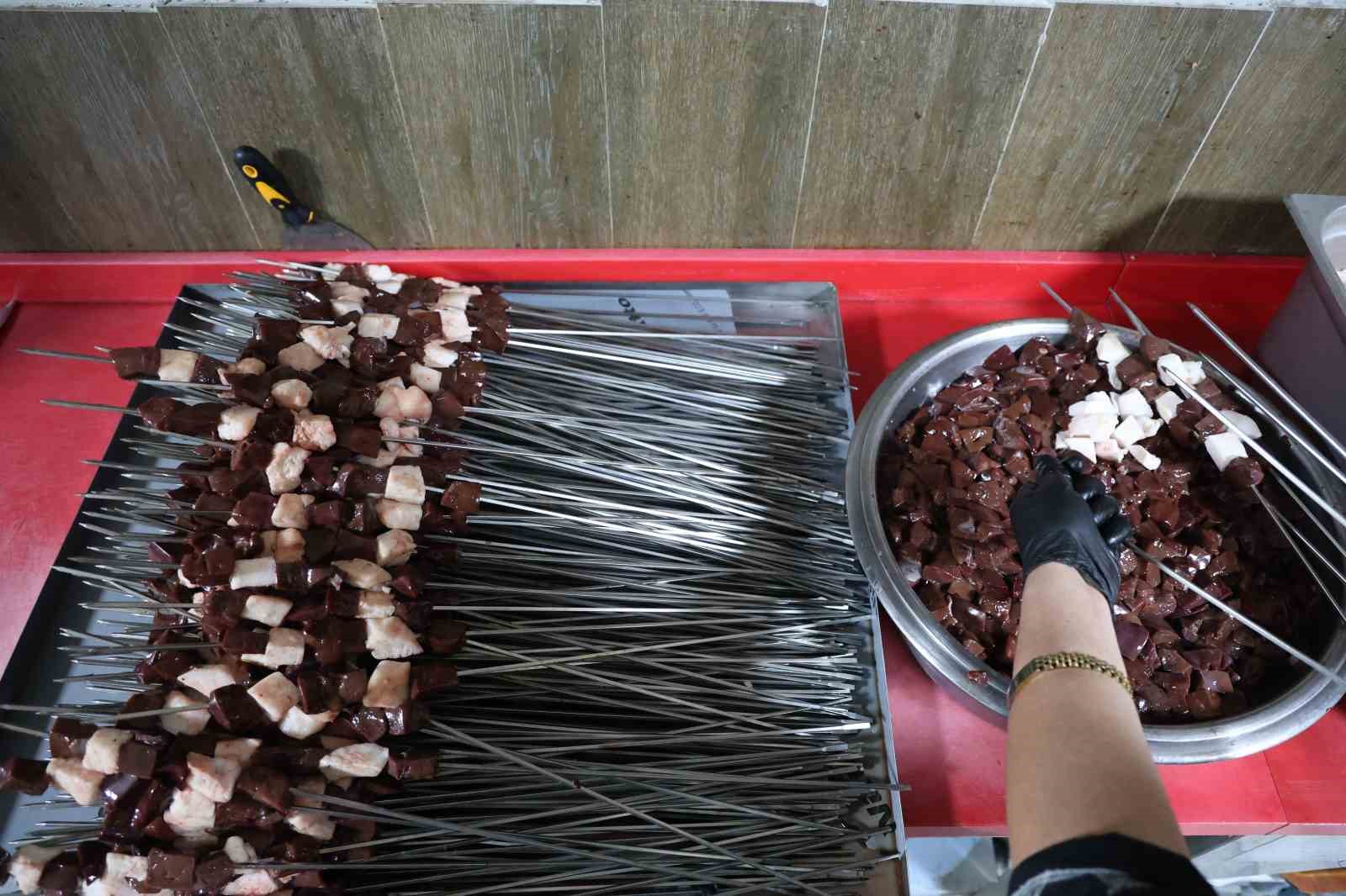 Diyarbakır’ın tescilli ciğer kebabı Ramazanda da iftar ve sahurda tüketiliyor
