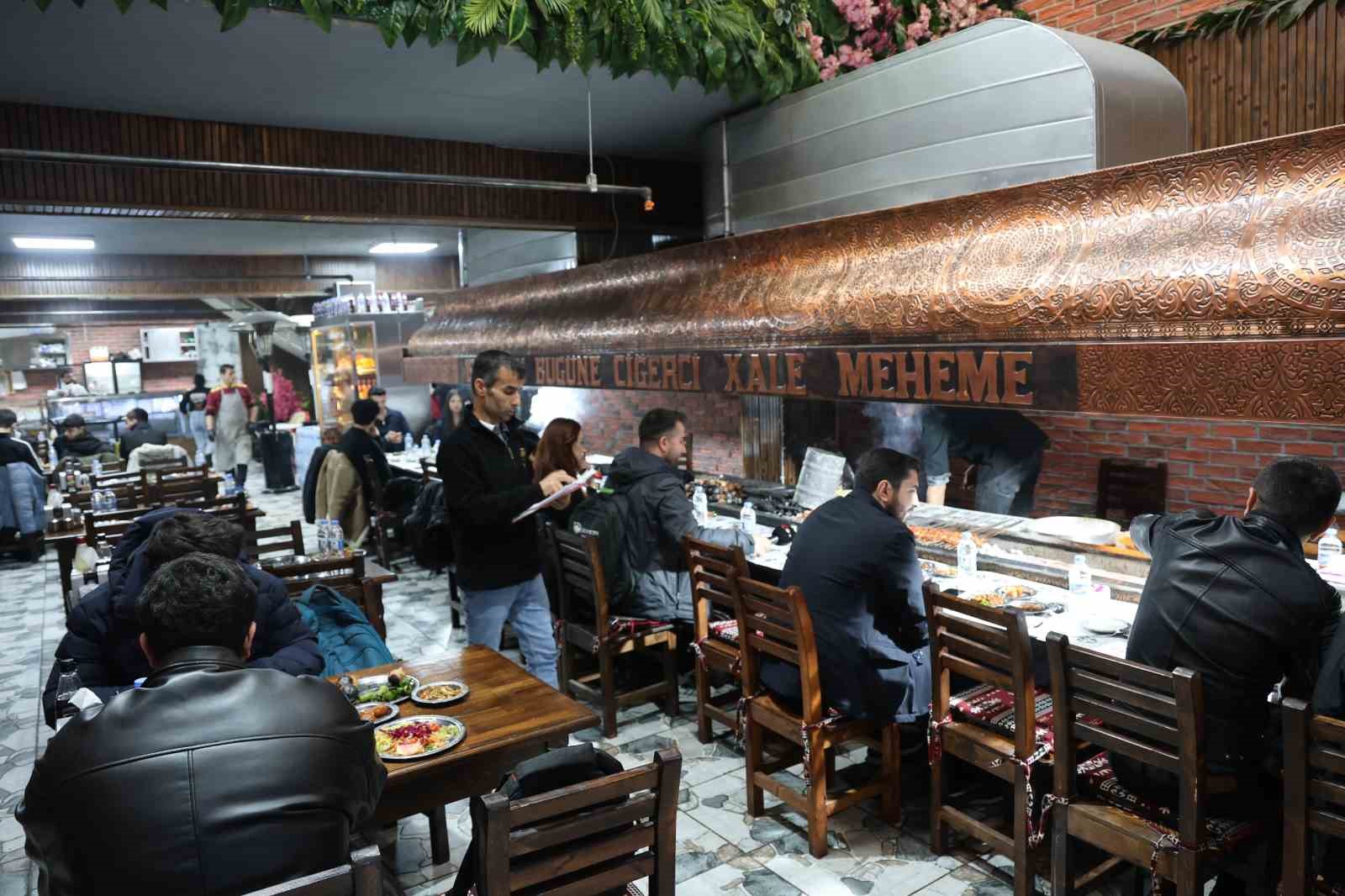 Diyarbakır’ın tescilli ciğer kebabı Ramazanda da iftar ve sahurda tüketiliyor
