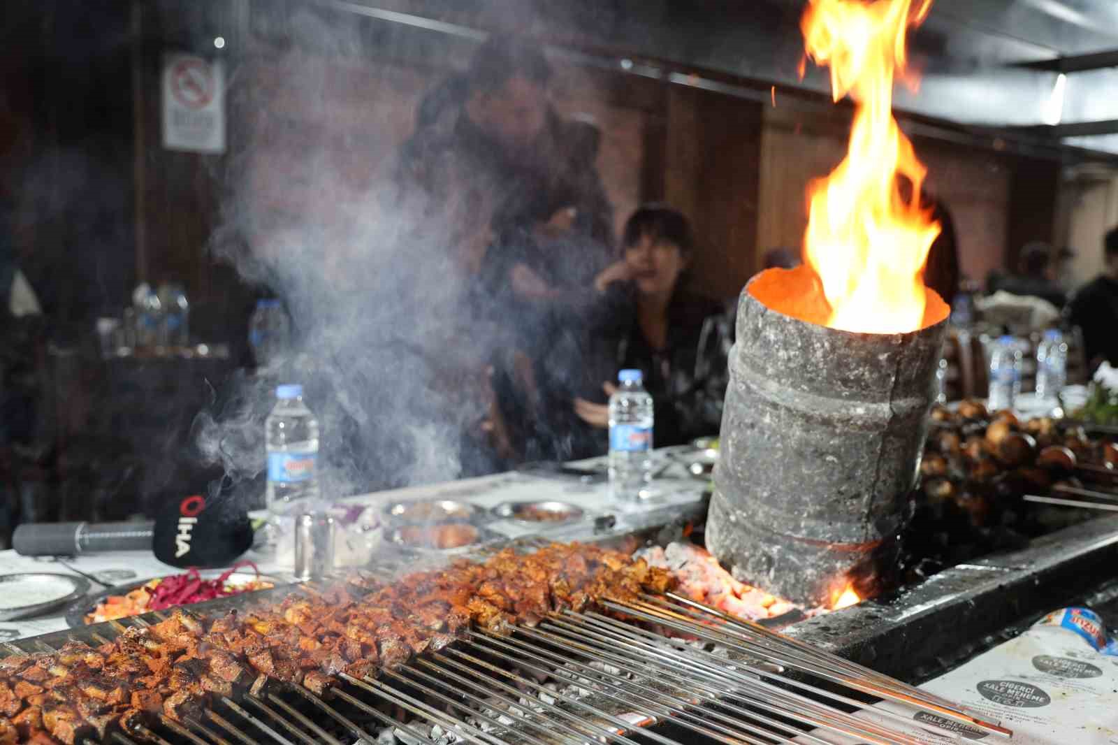 Diyarbakır’ın tescilli ciğer kebabı Ramazanda da iftar ve sahurda tüketiliyor
