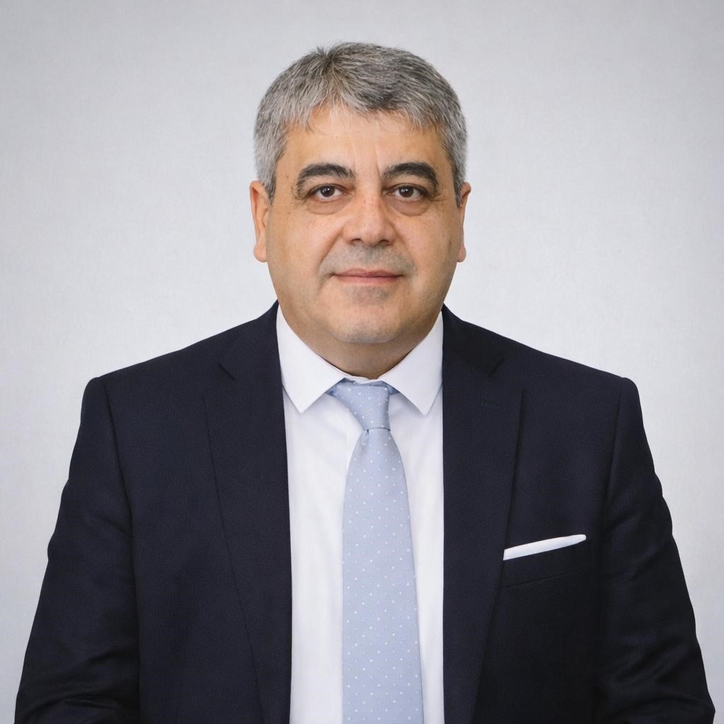 Diyarbakırlı iş adamlarından eski Bakan Eker’e destek
