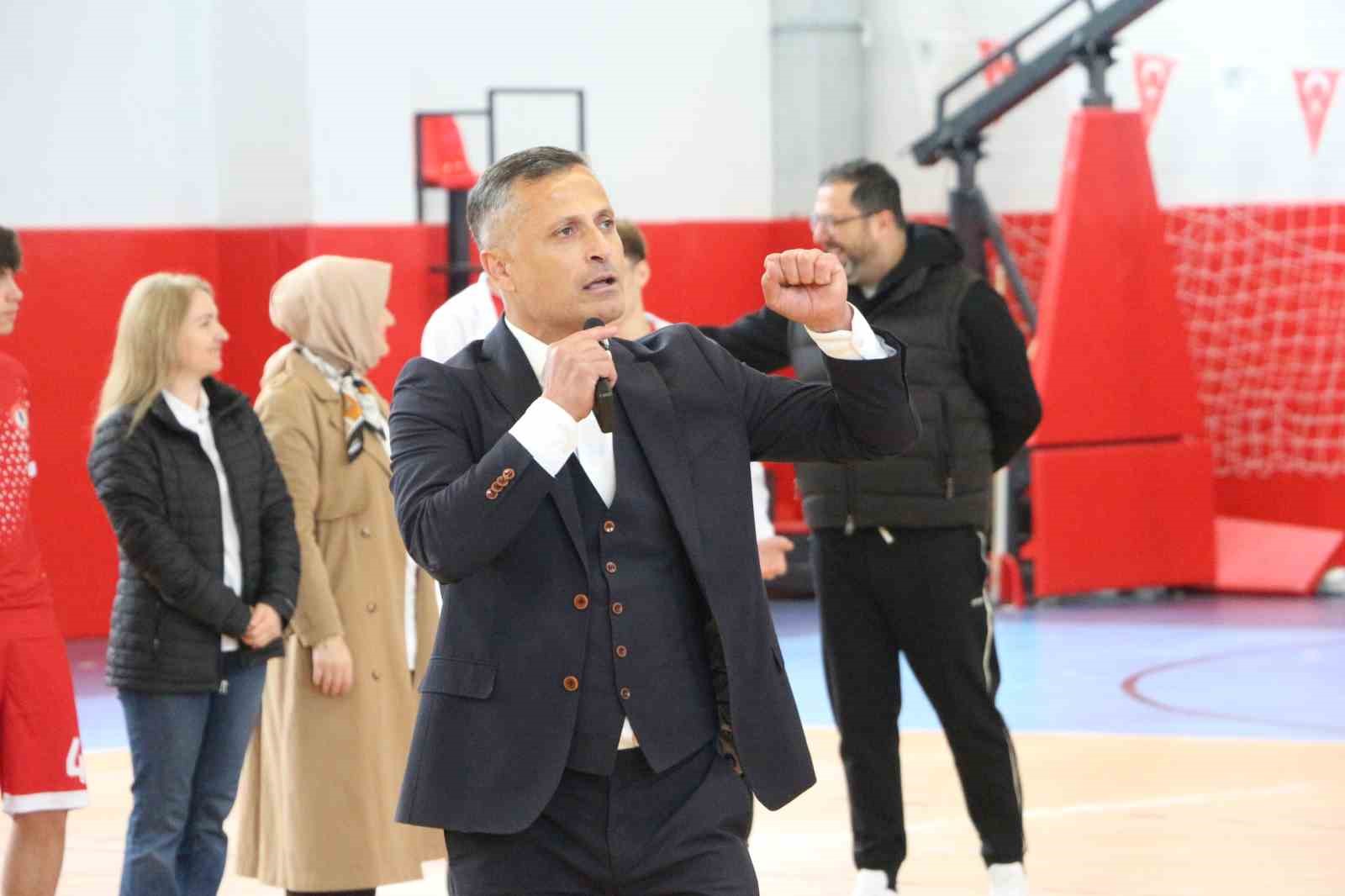DMD hastası Berkay ve Eren kardeşlere Futsal Turnuvası ile umut oldular
