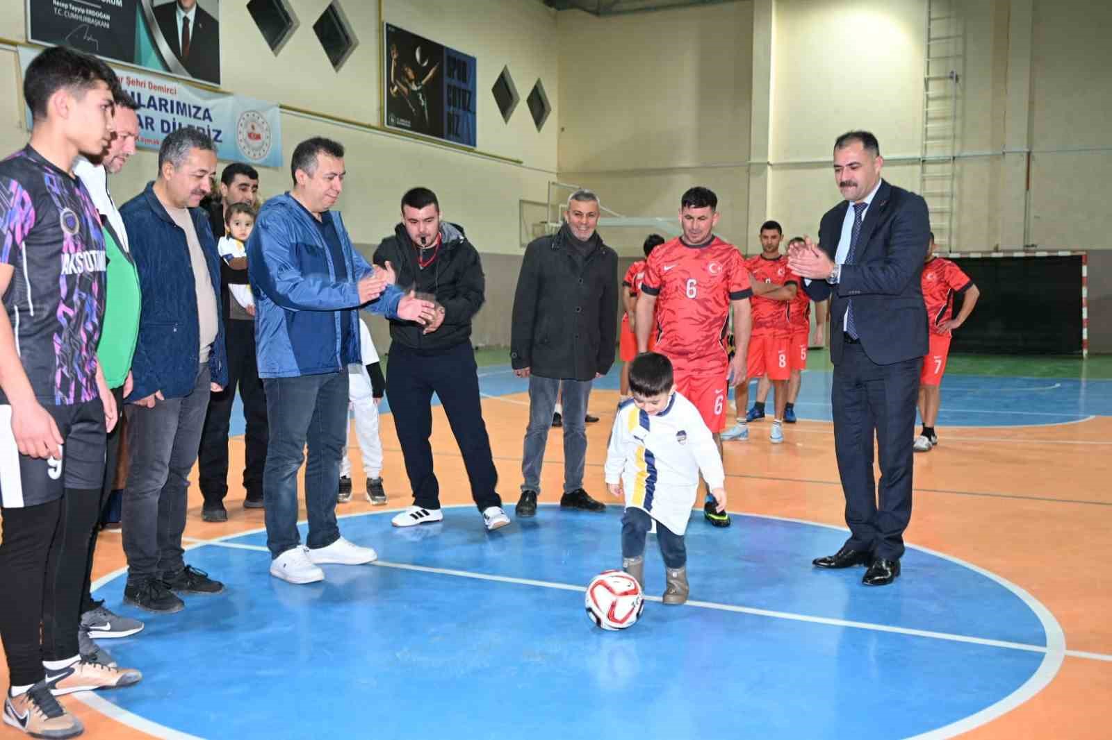 DMD hastası Rahmi Kerem için düzenlenen futsal turnuvası başladı
