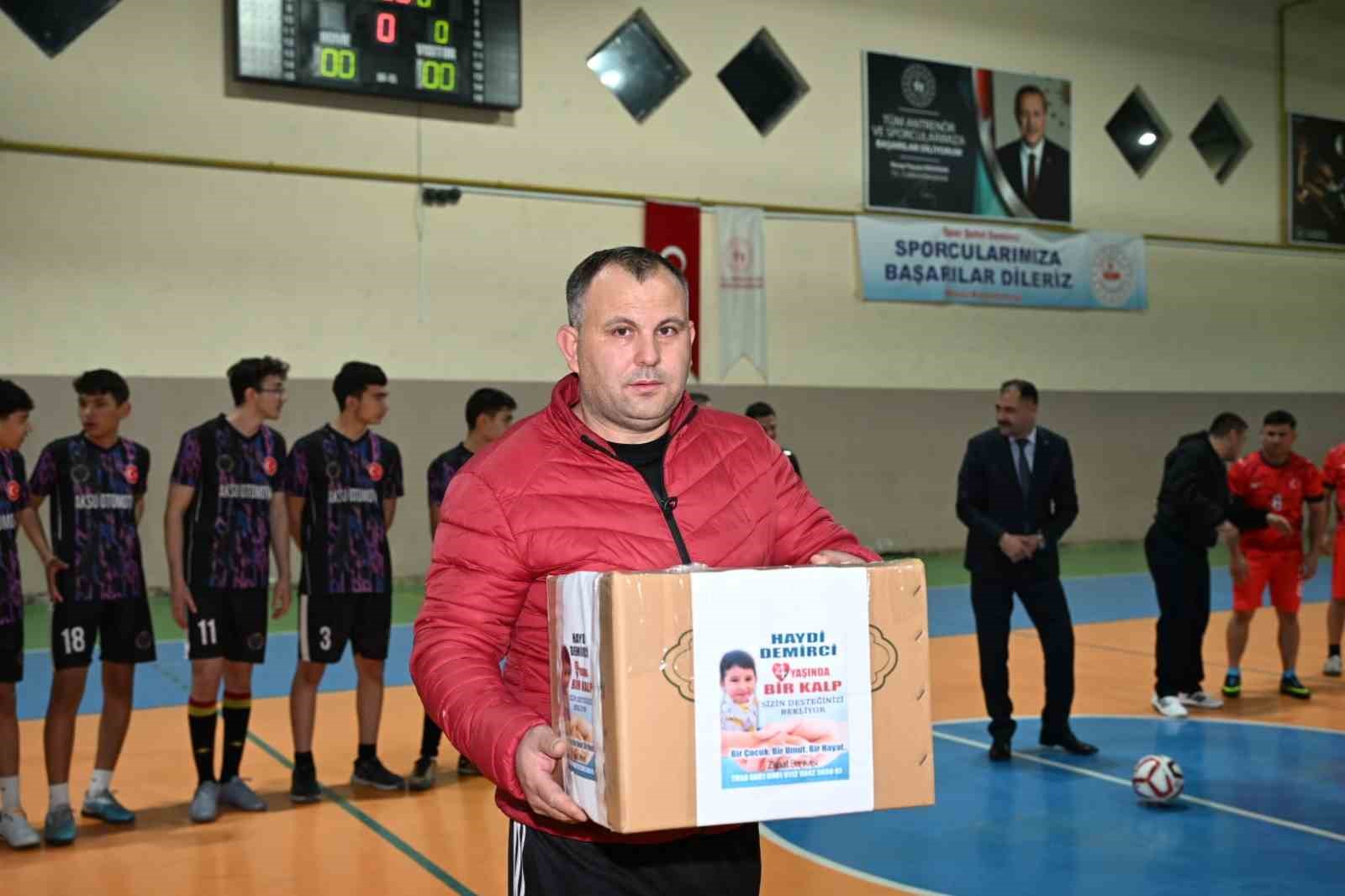 DMD hastası Rahmi Kerem için düzenlenen futsal turnuvası başladı

