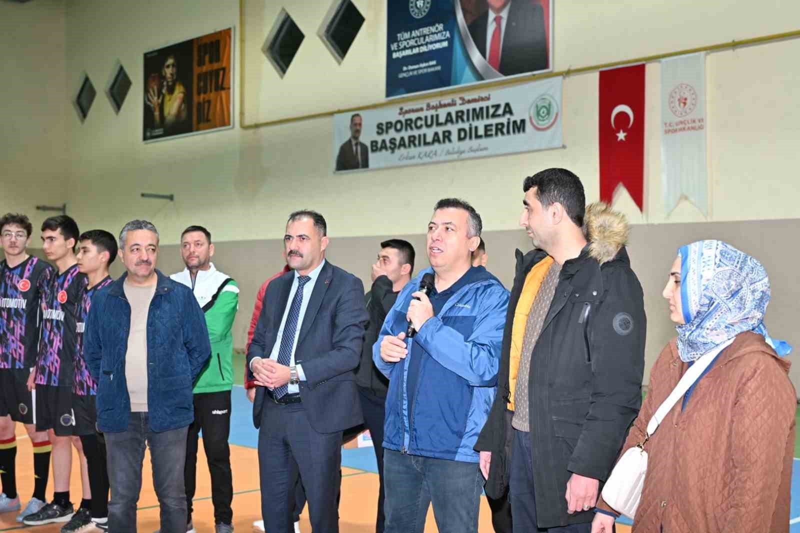 DMD hastası Rahmi Kerem için düzenlenen futsal turnuvası başladı
