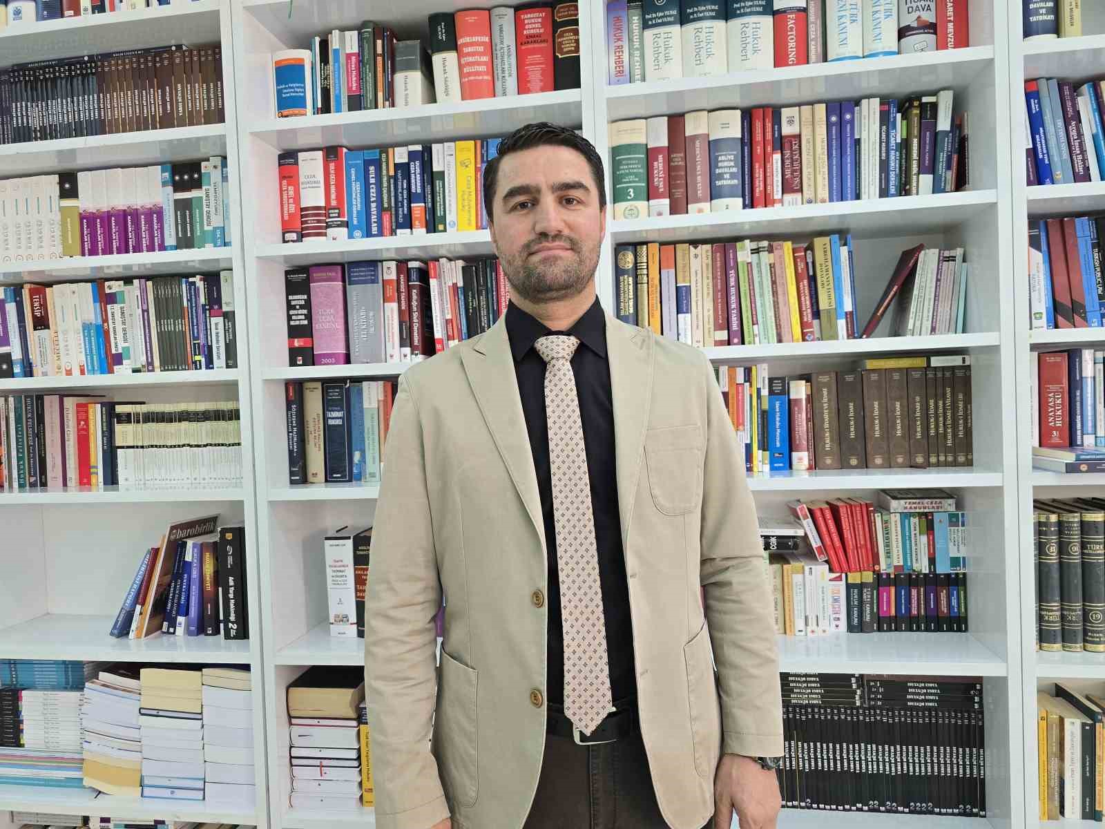 Doç. Dr. Mustafa Özalp: "ABD, Orta Doğu bataklığında duvara tosladı"
