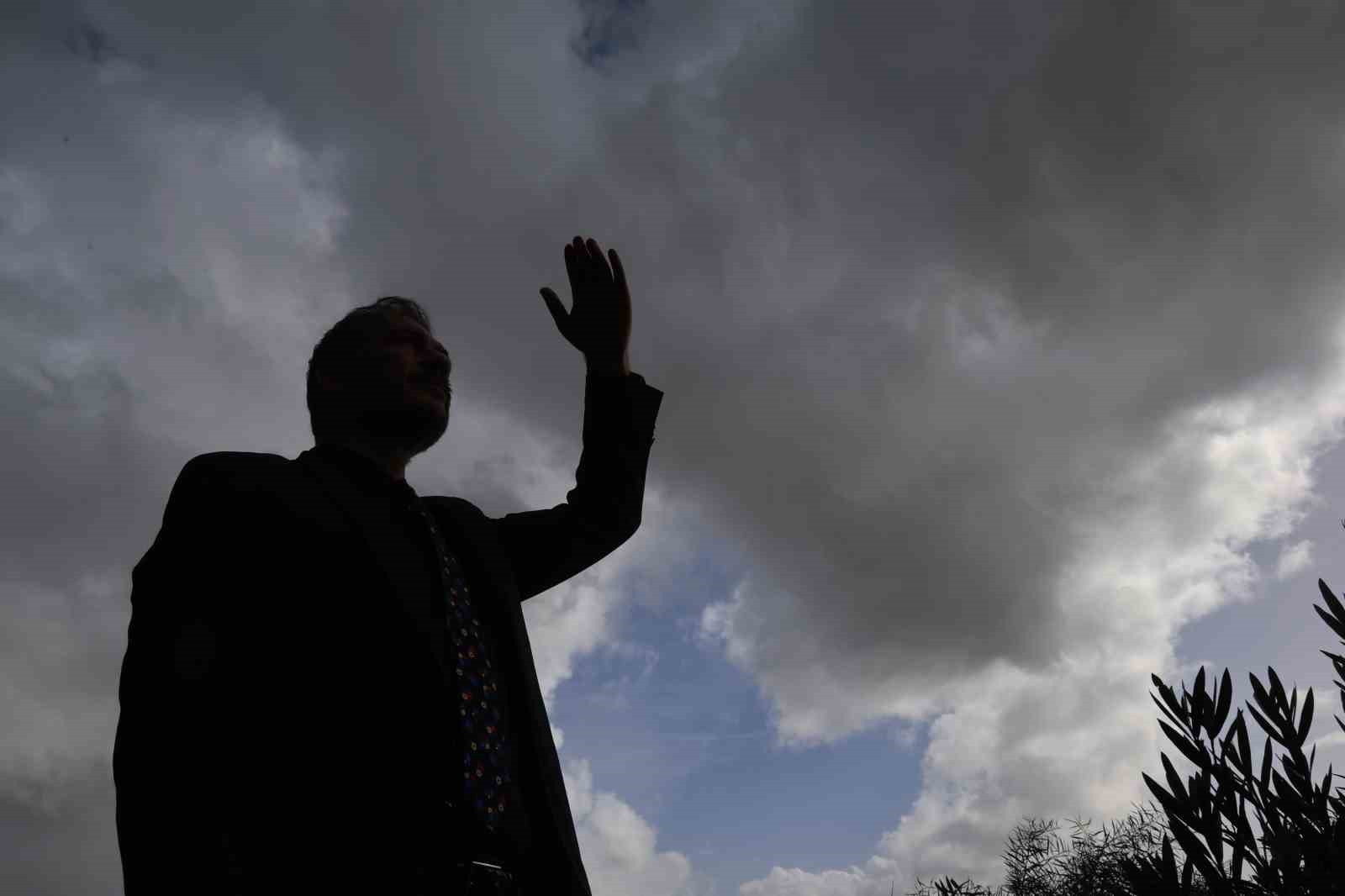 Doç. Dr. Özçelik: "İzmir’in su ihtiyacına bulut tohumlama çare değil"
