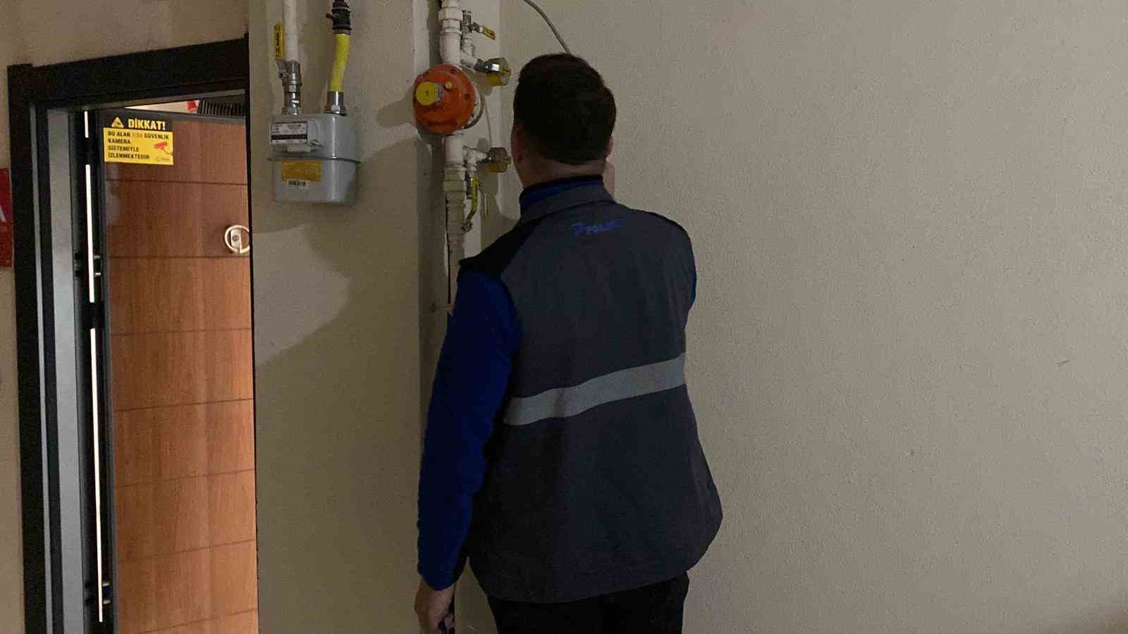 Doğal gaz kokusunun ardından kabusu yaşadılar: Film sahnesi gibi
Doğal gaz kokusunun ardından kabusu yaşadılar: Film sahnesi gibi