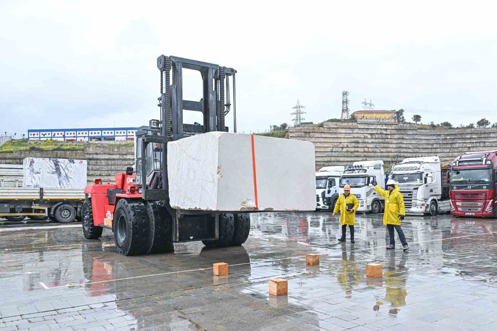 Doğal taşın kalbi İzmir’de atacak: Marble için hazırlıklar başladı
Doğal taşın kalbi İzmir’de atacak: Marble için hazırlıklar başladı