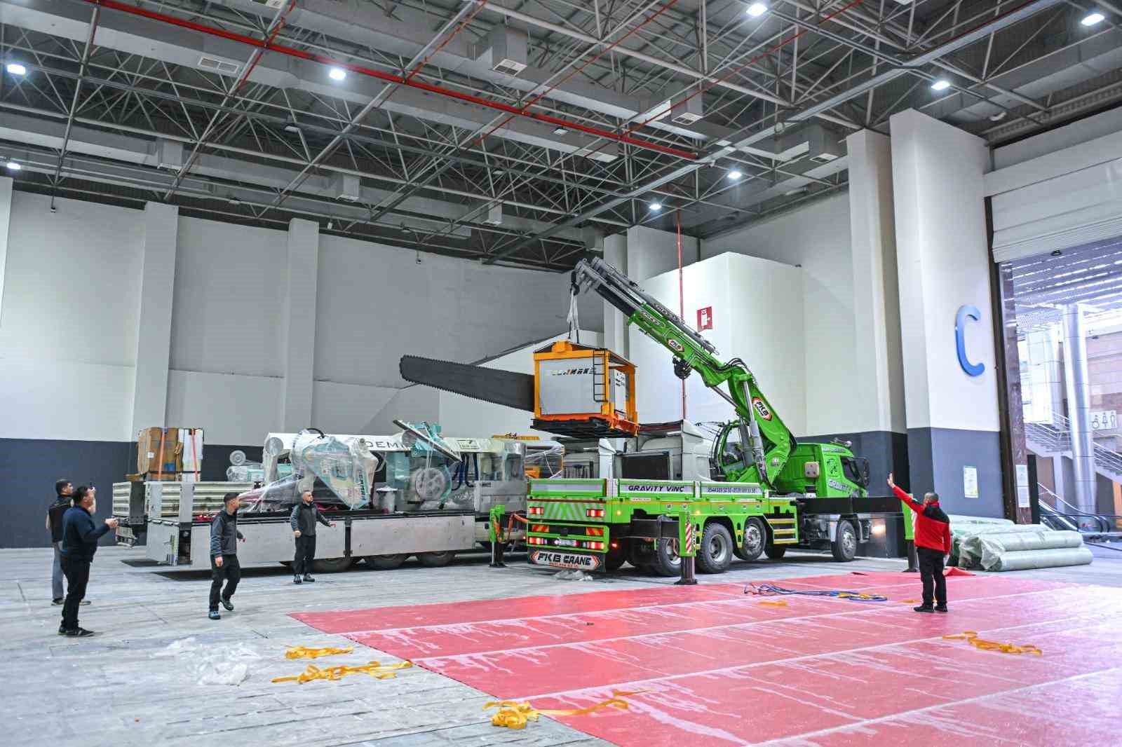 Doğal taşın kalbi İzmir’de atacak: Marble için hazırlıklar başladı
Doğal taşın kalbi İzmir’de atacak: Marble için hazırlıklar başladı