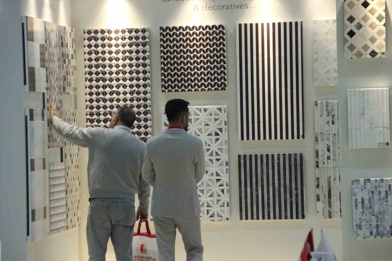 Doğal taşın kalbi İzmir’de atıyor
