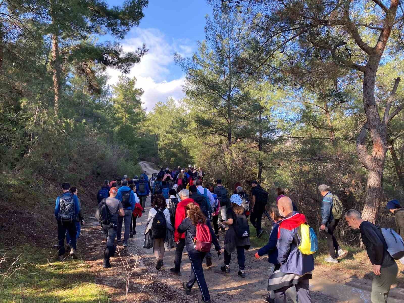 Doğaseverler Arapapıştı’da trekking etkinliğinde buluştu
