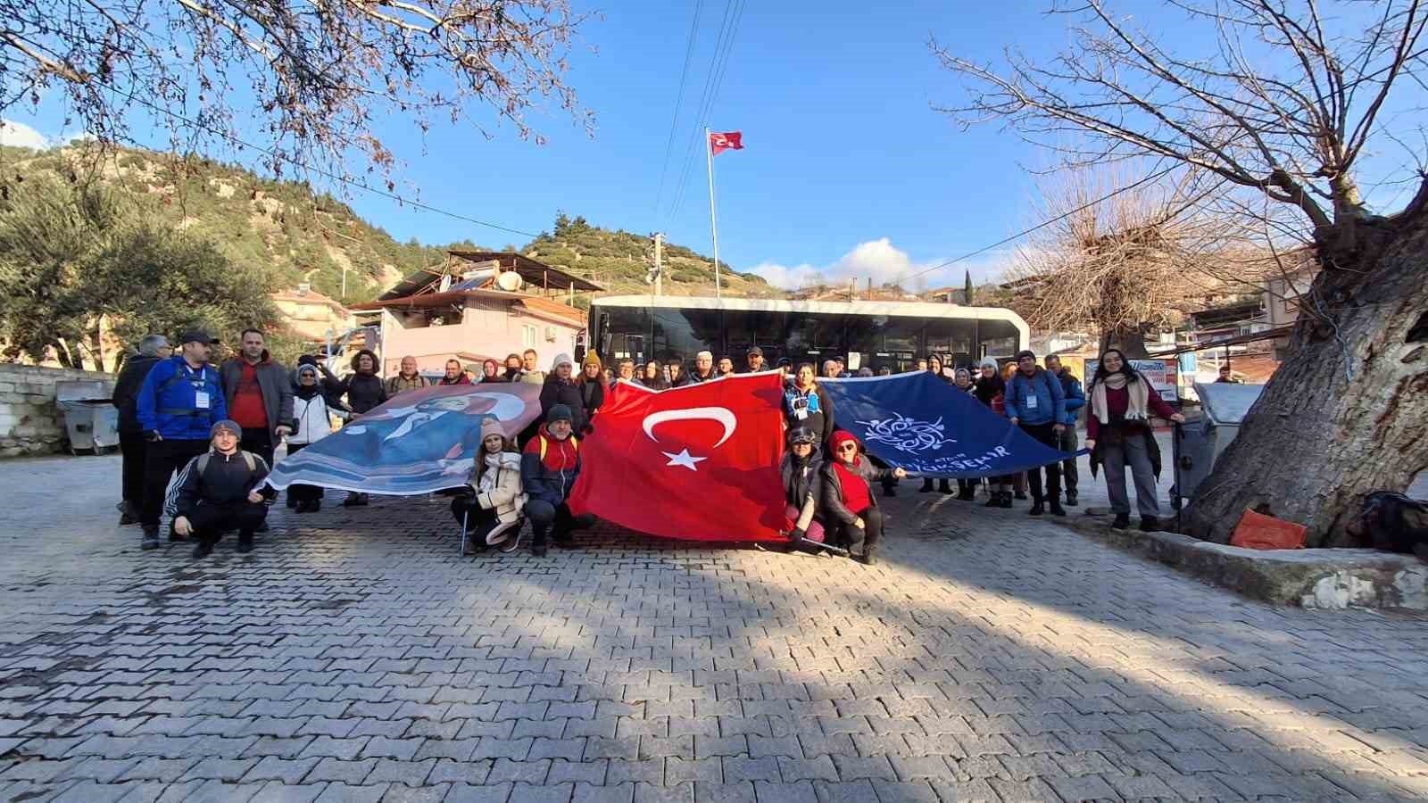Doğaseverler, Buharkent’in güzellikleri keşfetti
