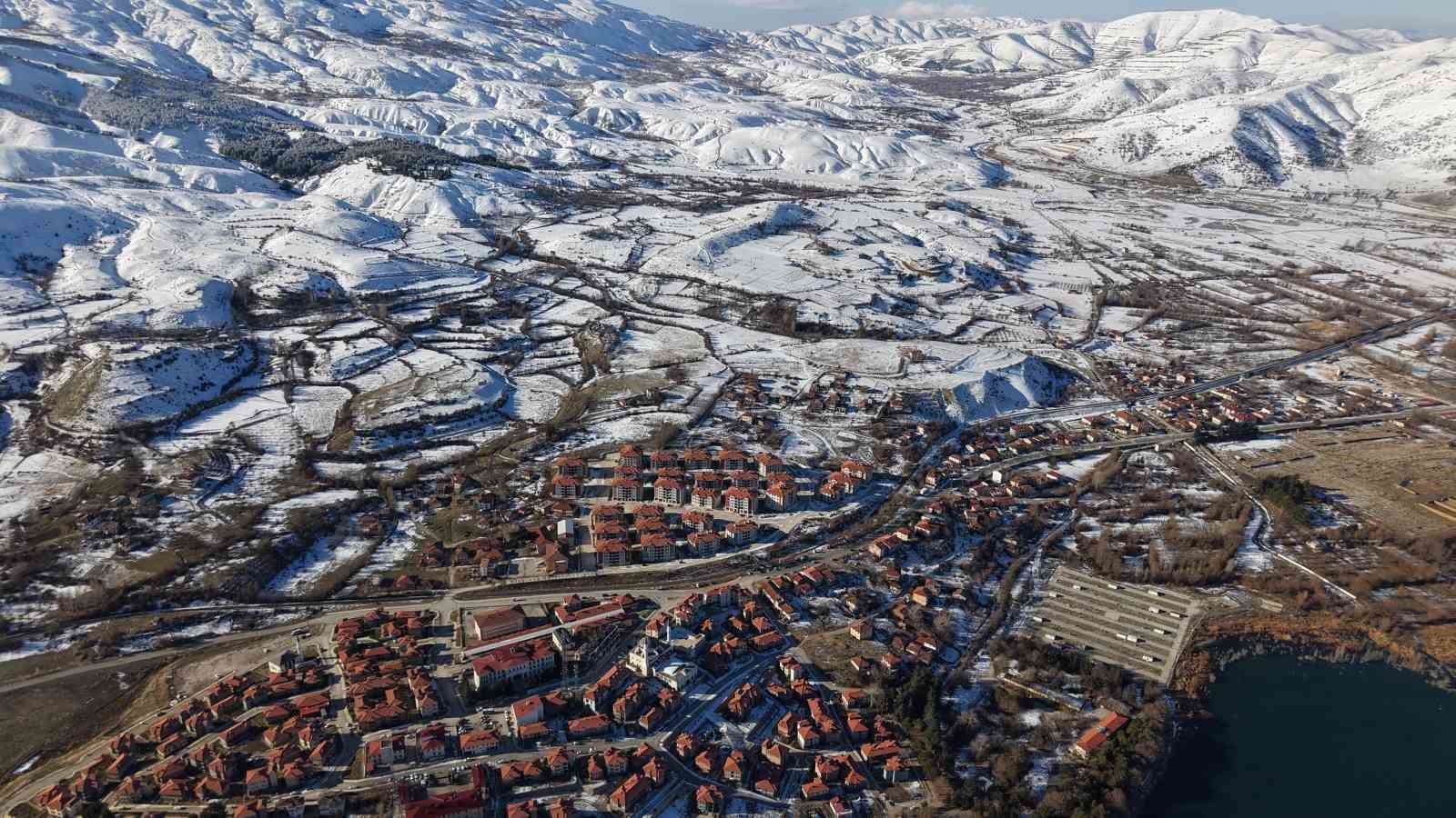 Doğu Anadolu’da kar, Avrupa manzaralarını anımsatıyor
