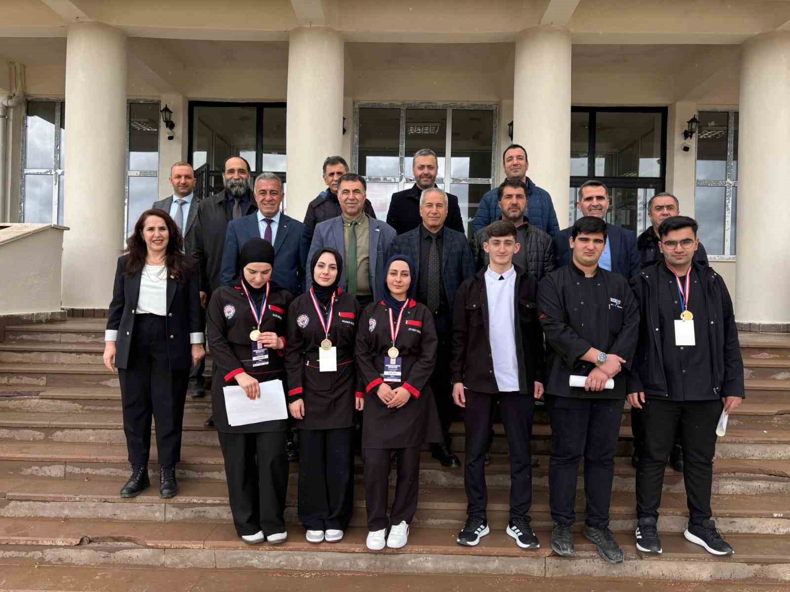 Doğu Anadolu’nun şef adayları Tunceli’de yarıştı
