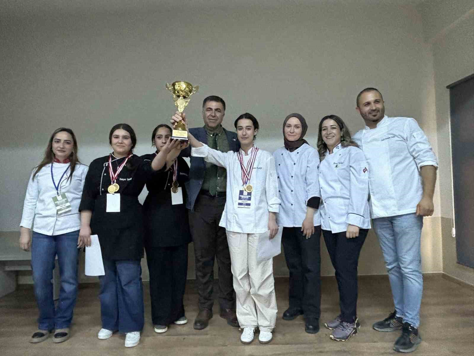 Doğu Anadolu’nun şef adayları Tunceli’de yarıştı
