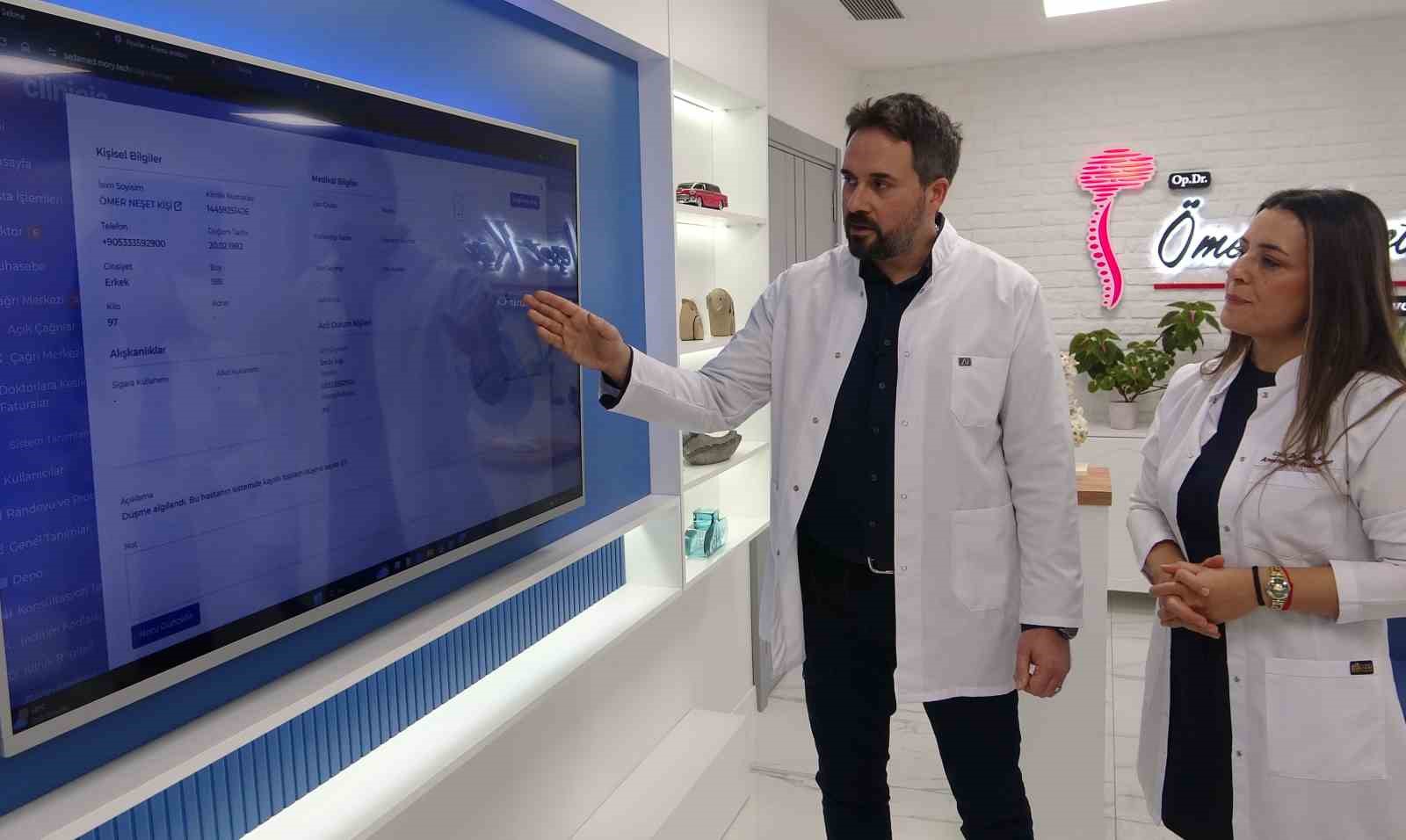 Doktor çift, hayat kurtaran teknoloji geliştirdi: Yapay zekalı takip sistemiyle anında müdahale imkanı
Doktor çift, hayat kurtaran teknoloji geliştirdi: Yapay zekalı takip sistemiyle anında müdahale imkanı