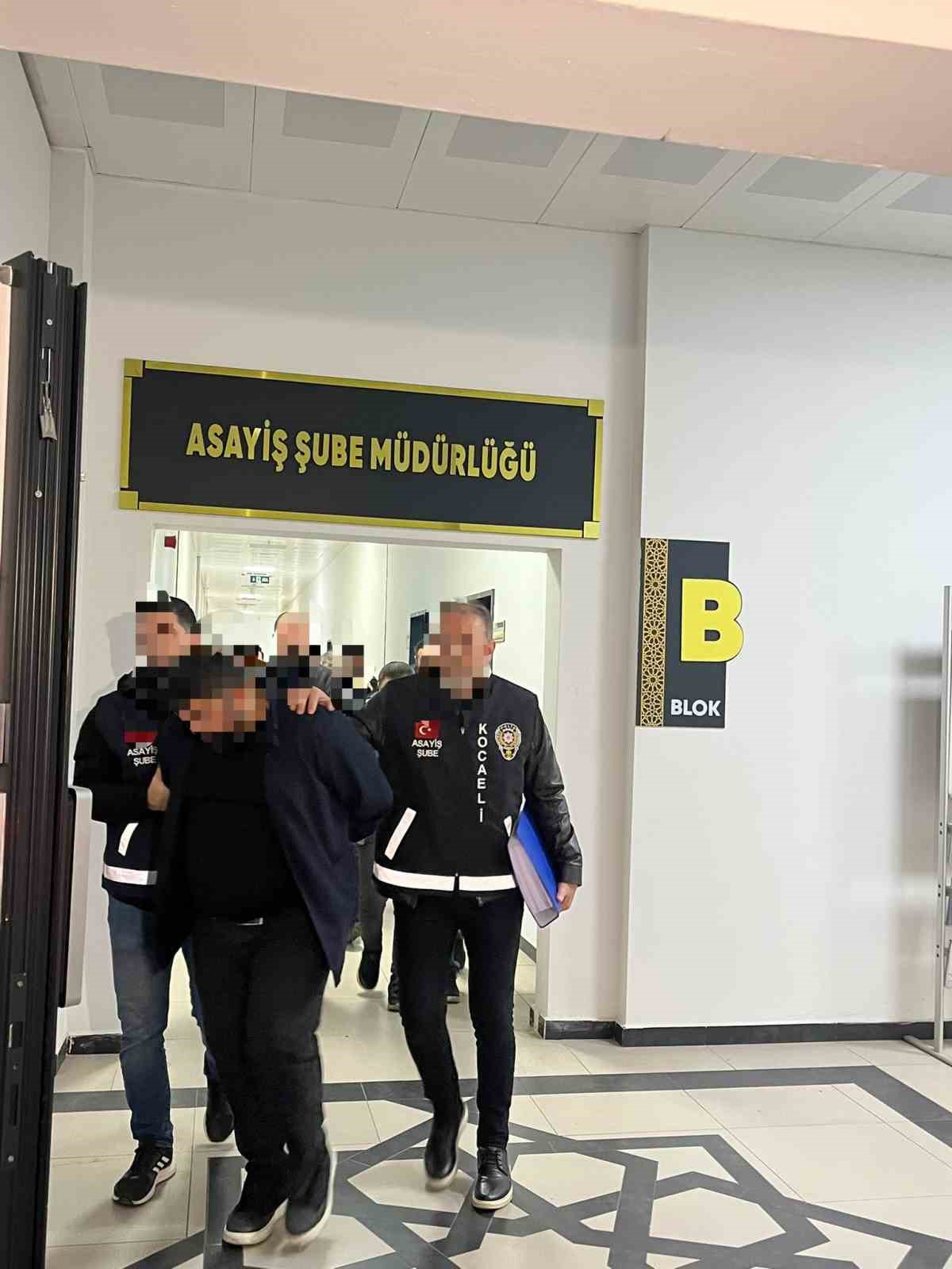 Doktor ve iş insanına silahlı saldırı planlayan şüphelilere operasyon: 6 gözaltı
