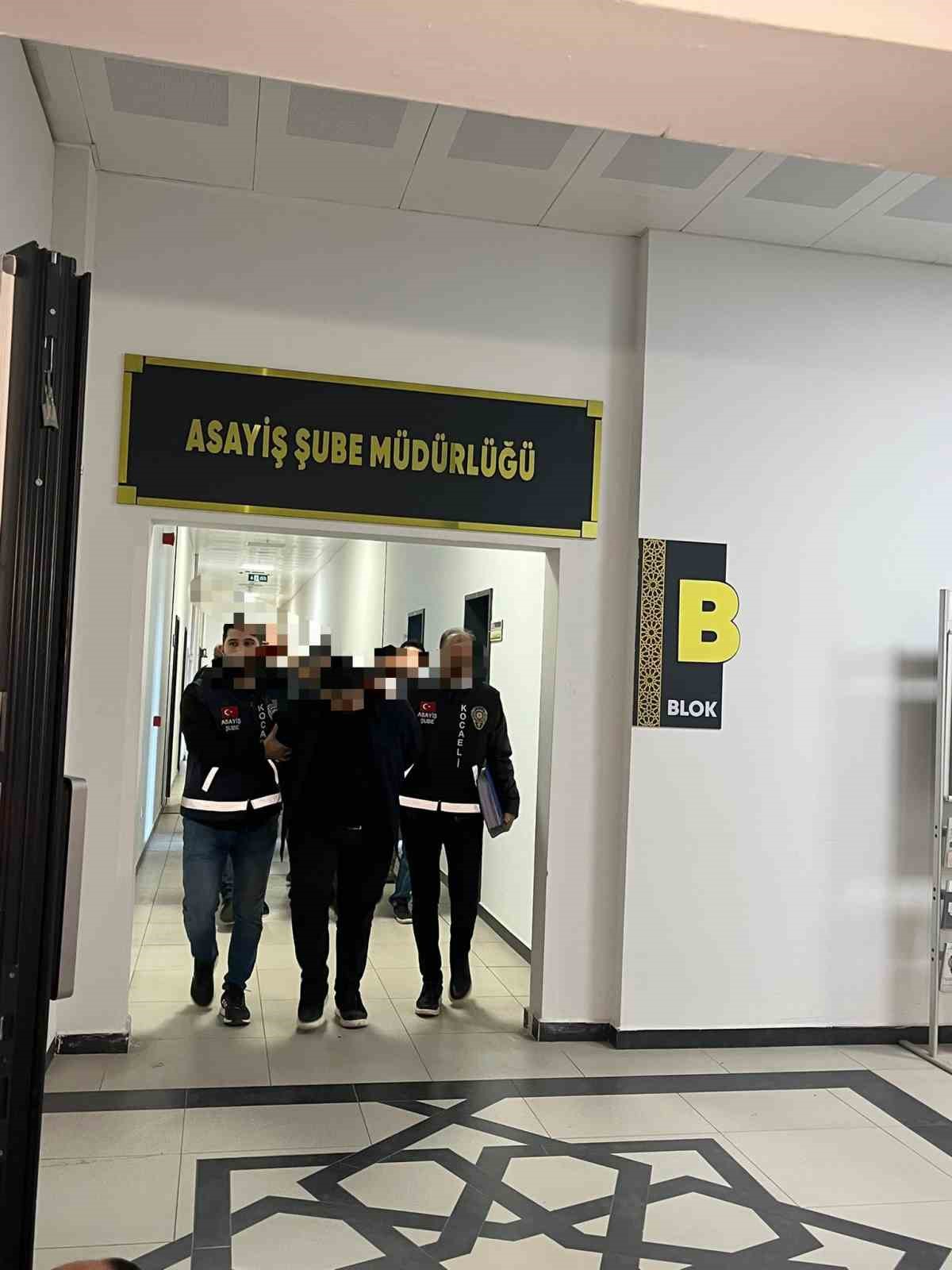 Doktor ve iş insanına silahlı saldırı planlayan şüphelilere operasyon: 6 gözaltı
