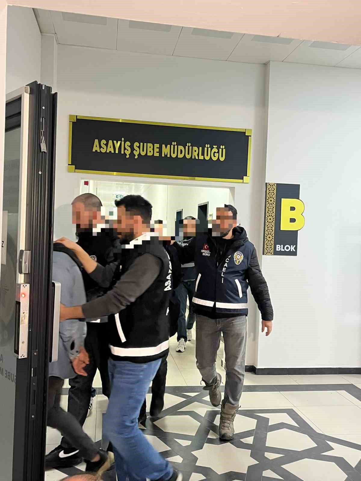 Doktor ve iş insanına silahlı saldırı planlayan şüphelilere operasyon: 6 gözaltı
